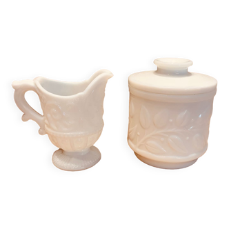 Fair opaline pot and mini pitcher