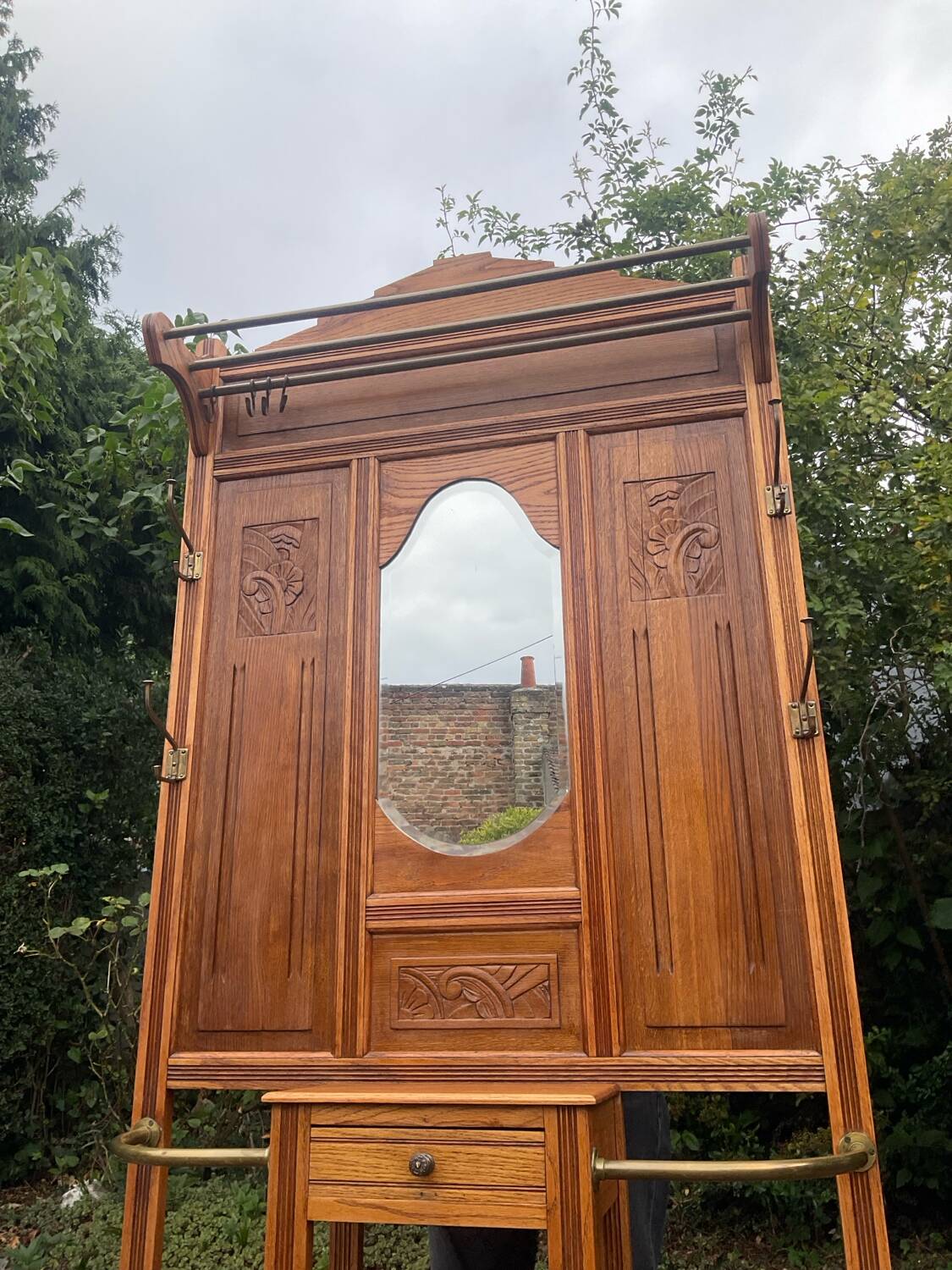 Art Deco oak cloakroom