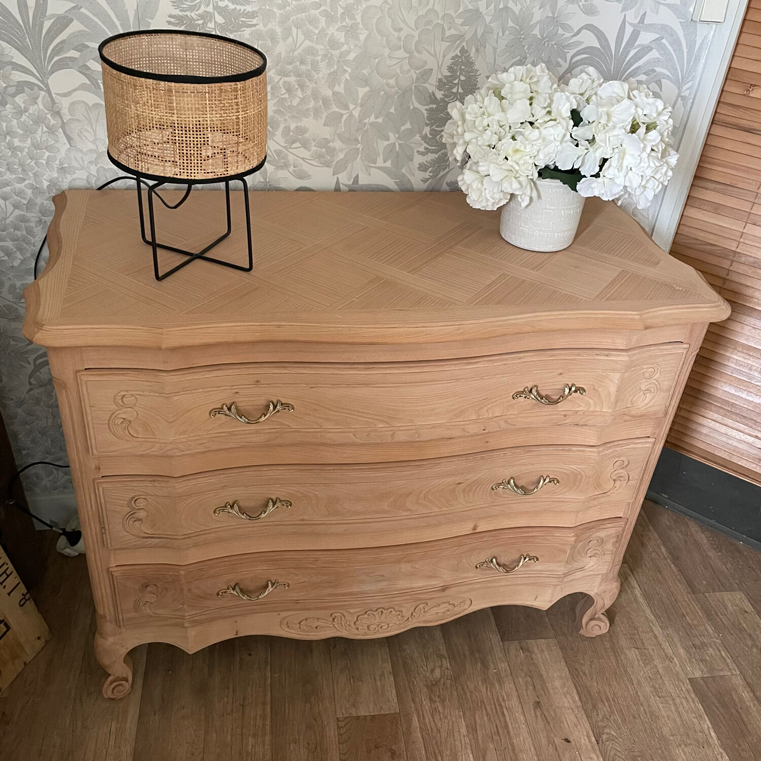 Louis XV chest of drawers in solid cherry wood