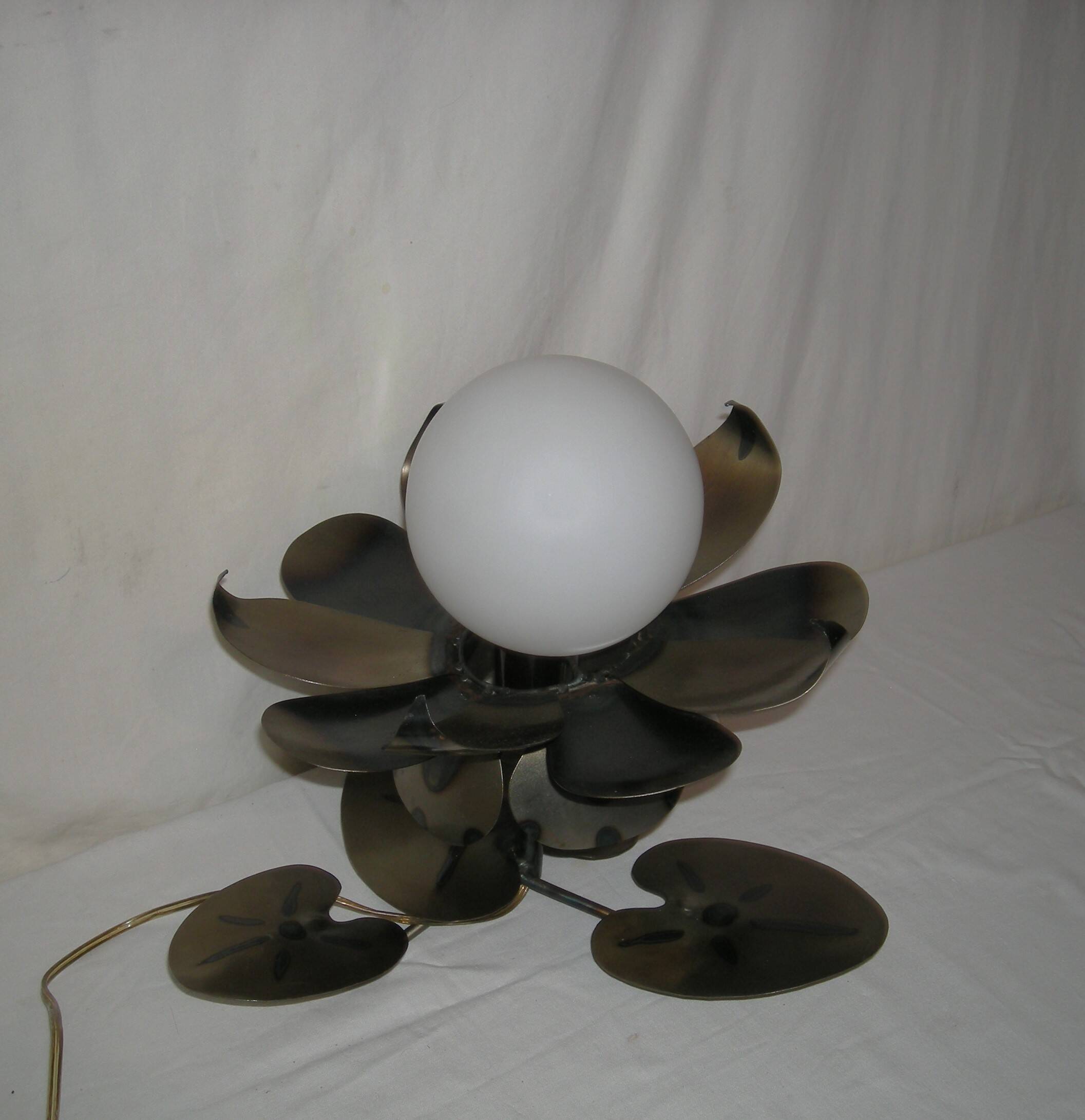 Lampe à poser nénuphar - style jansen des années 70