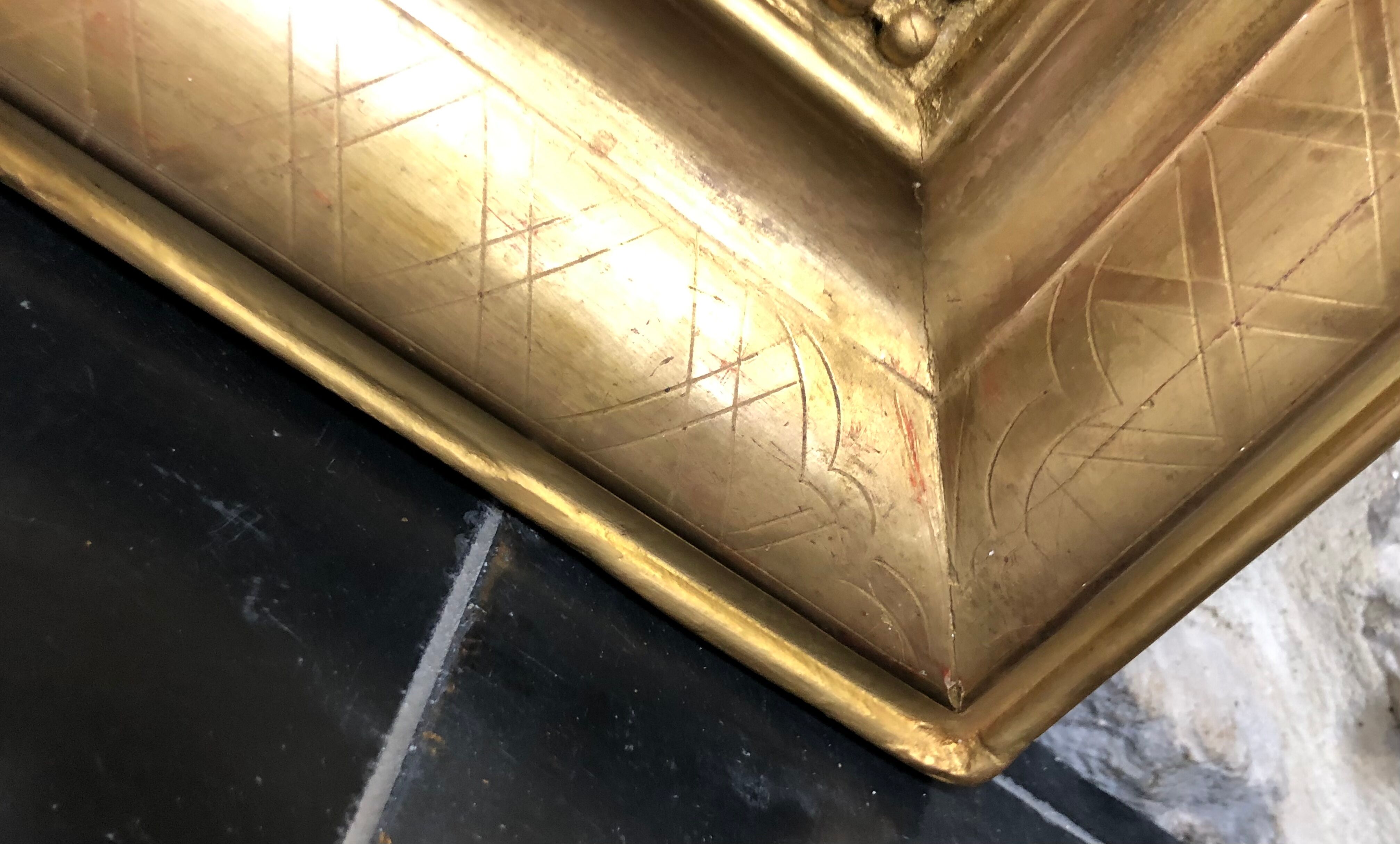 Mirror period 19th gilded with gold leaf 158.5cm / 113cm mercury ice pricked, parquet on the back.