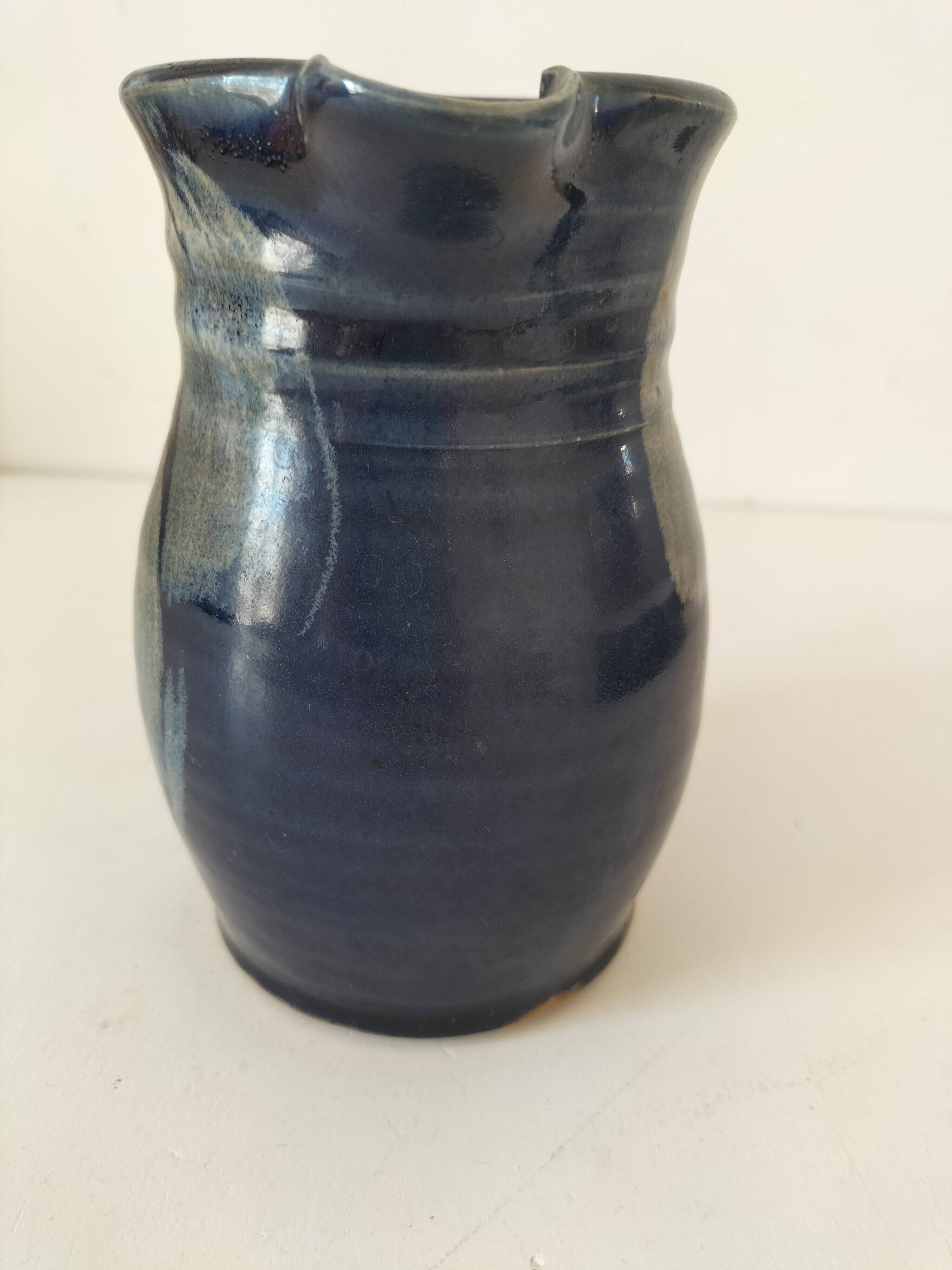 Stoneware pitcher Saint-Père, deep blue nuanced glaze