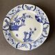 Assiette sur piédouche en faïence bleue et blanche Creil & Montereau, service "Japon", XIXème siècle