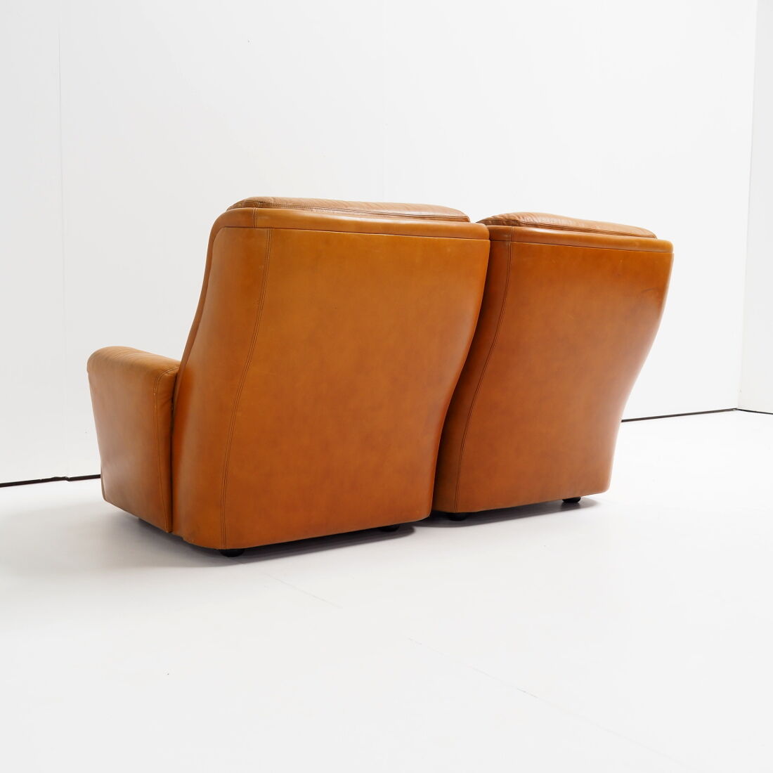Leather two-seater by Michel Cadestin for Airborne