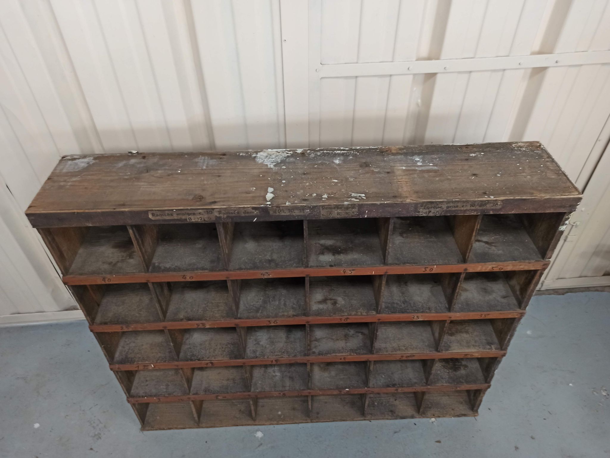 Duo of trade furniture sorting of the post shelf storage