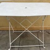 Folding garden table