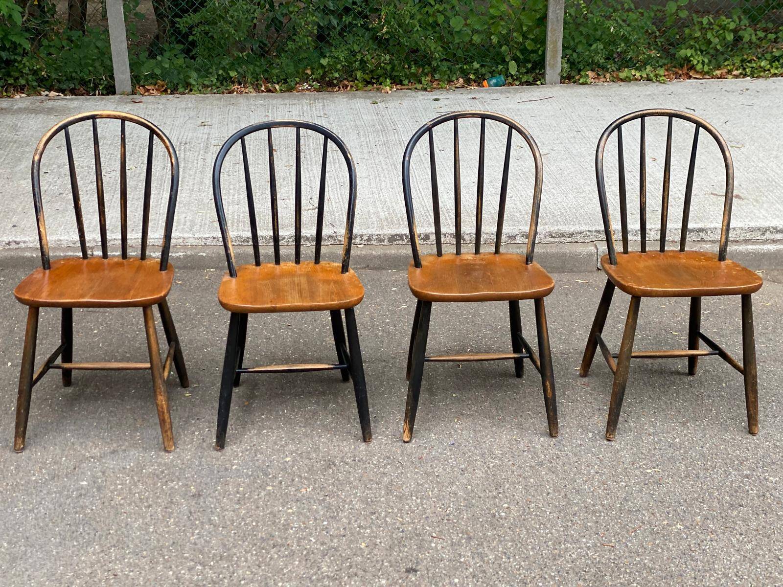 Set of 4 vintage spindle chairs in Windsor/Scandinavian style.