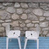 Paire de chaises en tôle laquée
