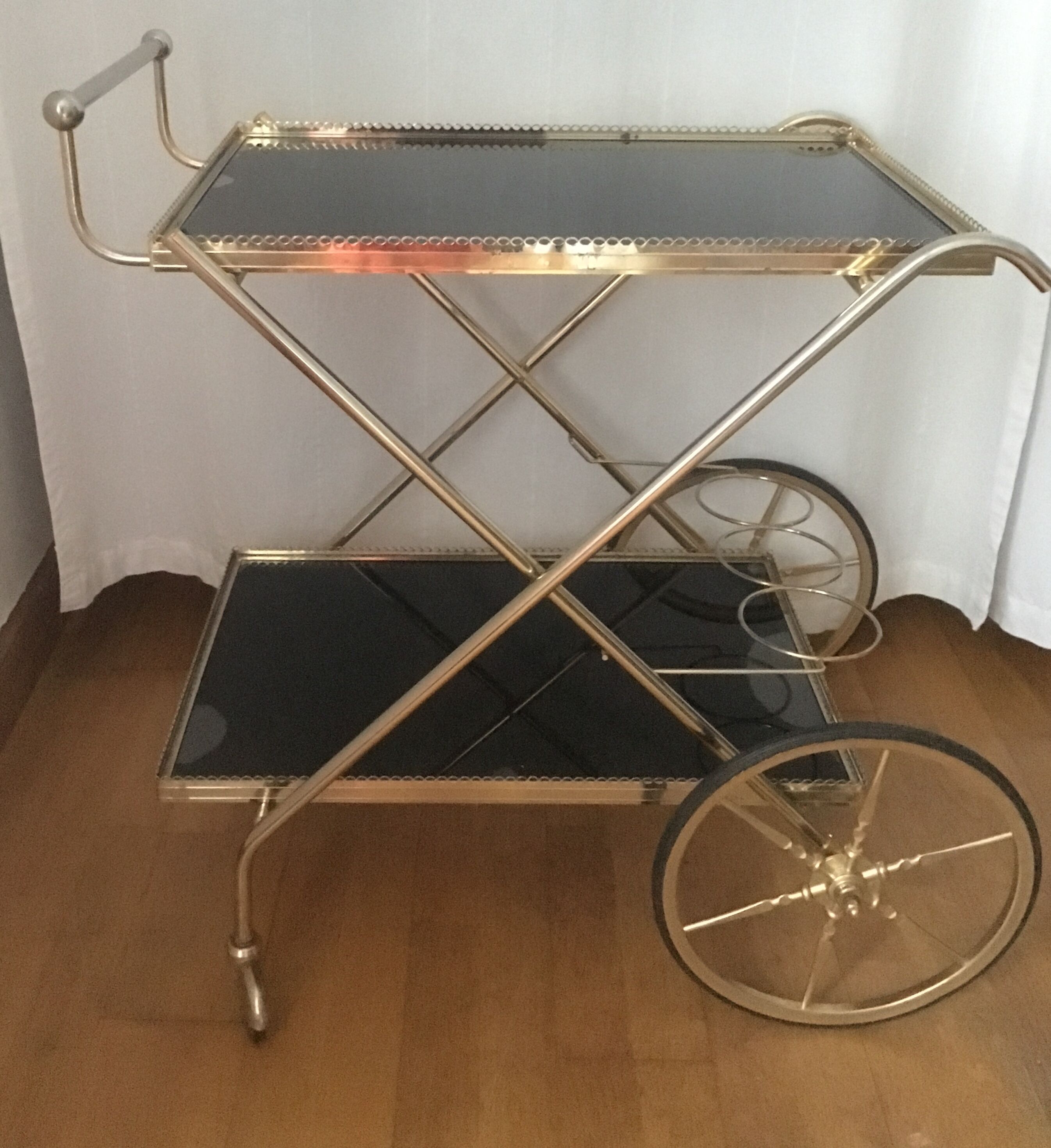 Vintage gold rolling dessert