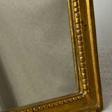 Miroir vintage en bois à poser ou à suspendre de couleur dorée