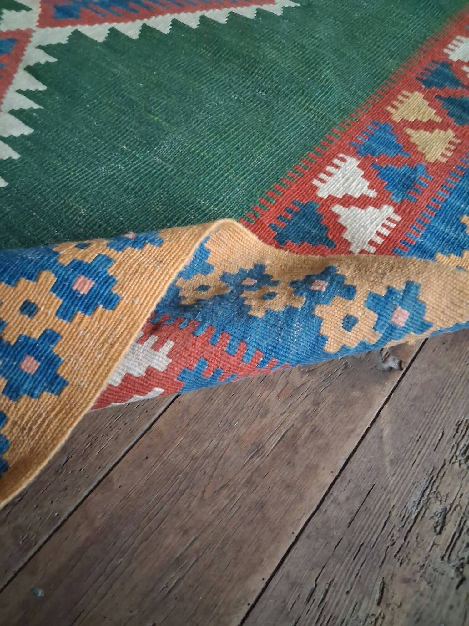 Handmade Persian Qashqai rug 175x120cm