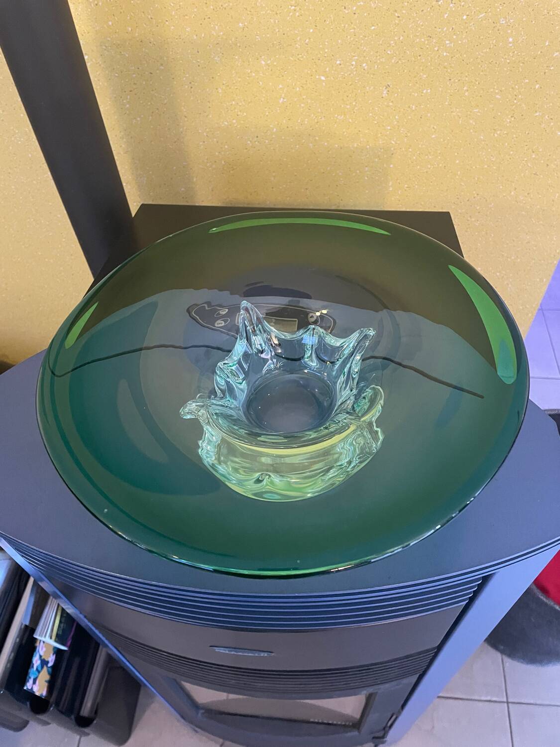 Glass fruit bowl