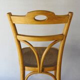 2 bistro chairs from 1905 by KOHN No. 187, wooden seats with 5 fleur-de-lis motifs