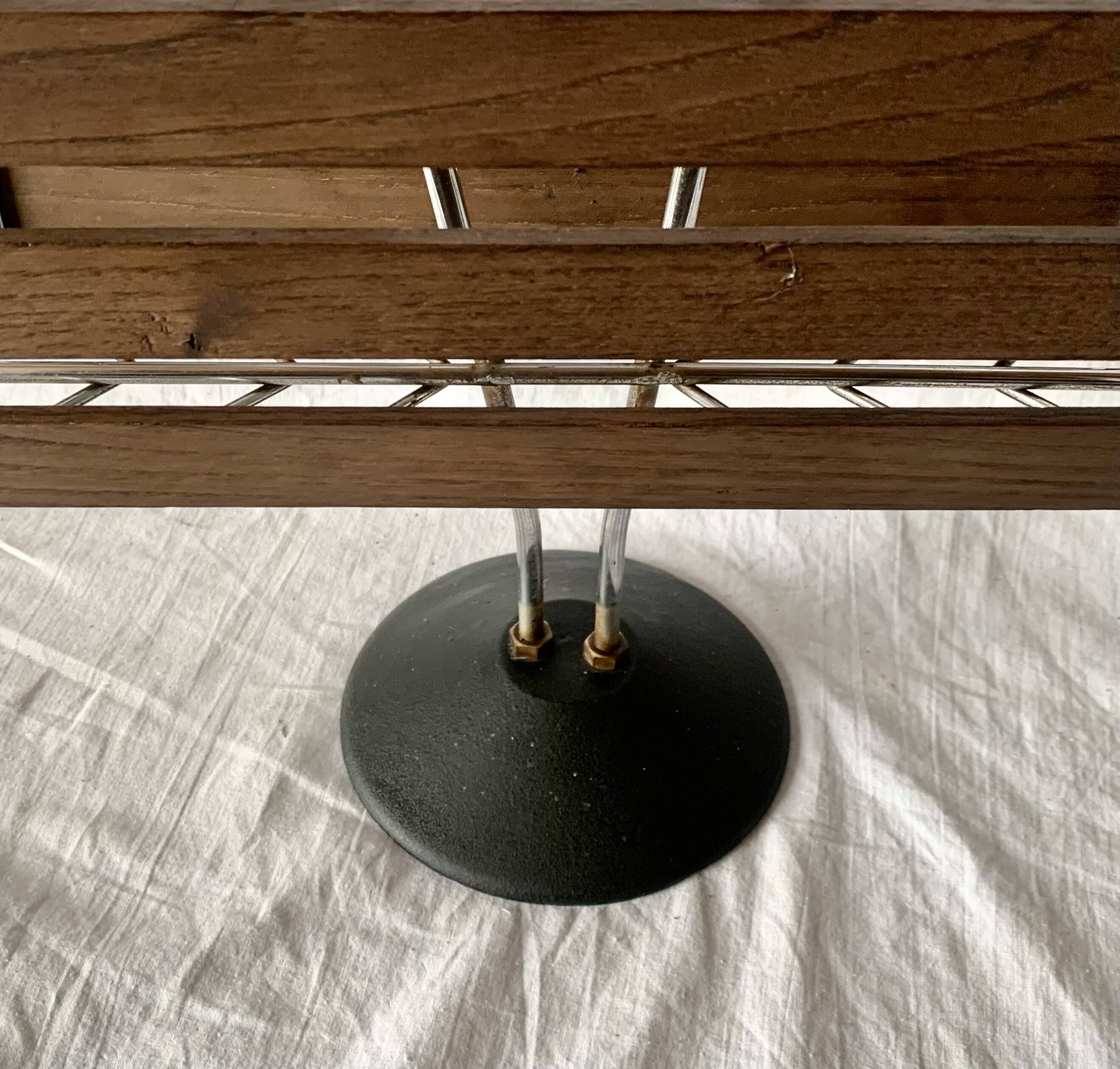 : Multifunctional magazine rack from the 50s-60s in chrome-plated metal and solid wood