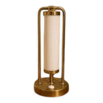 Lampe de table Bauhaus en laiton et verre opalin des années 1930 République tchèque