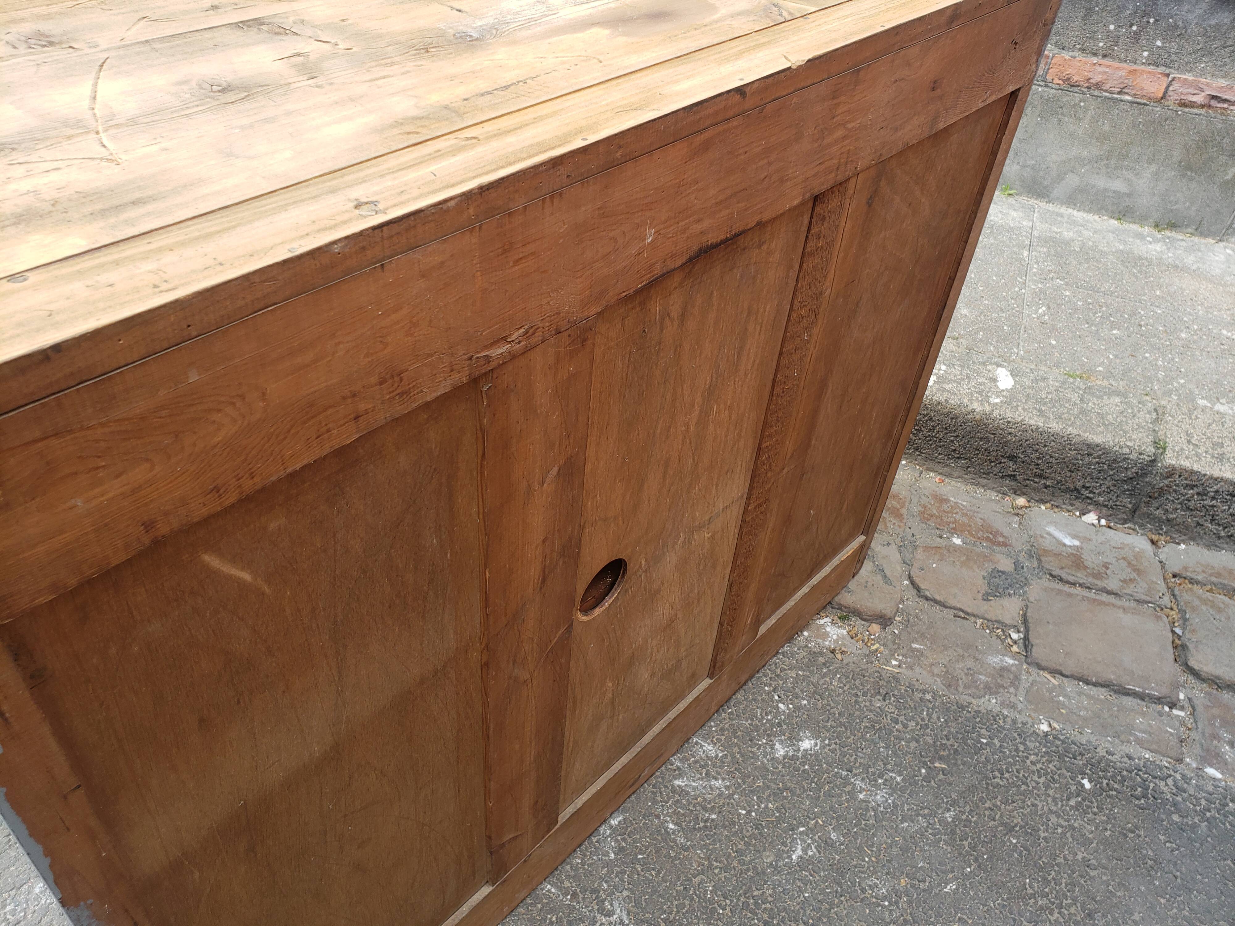 Slate and raw Parisian buffet