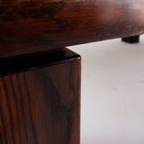 Grande table basse en bois et travertin