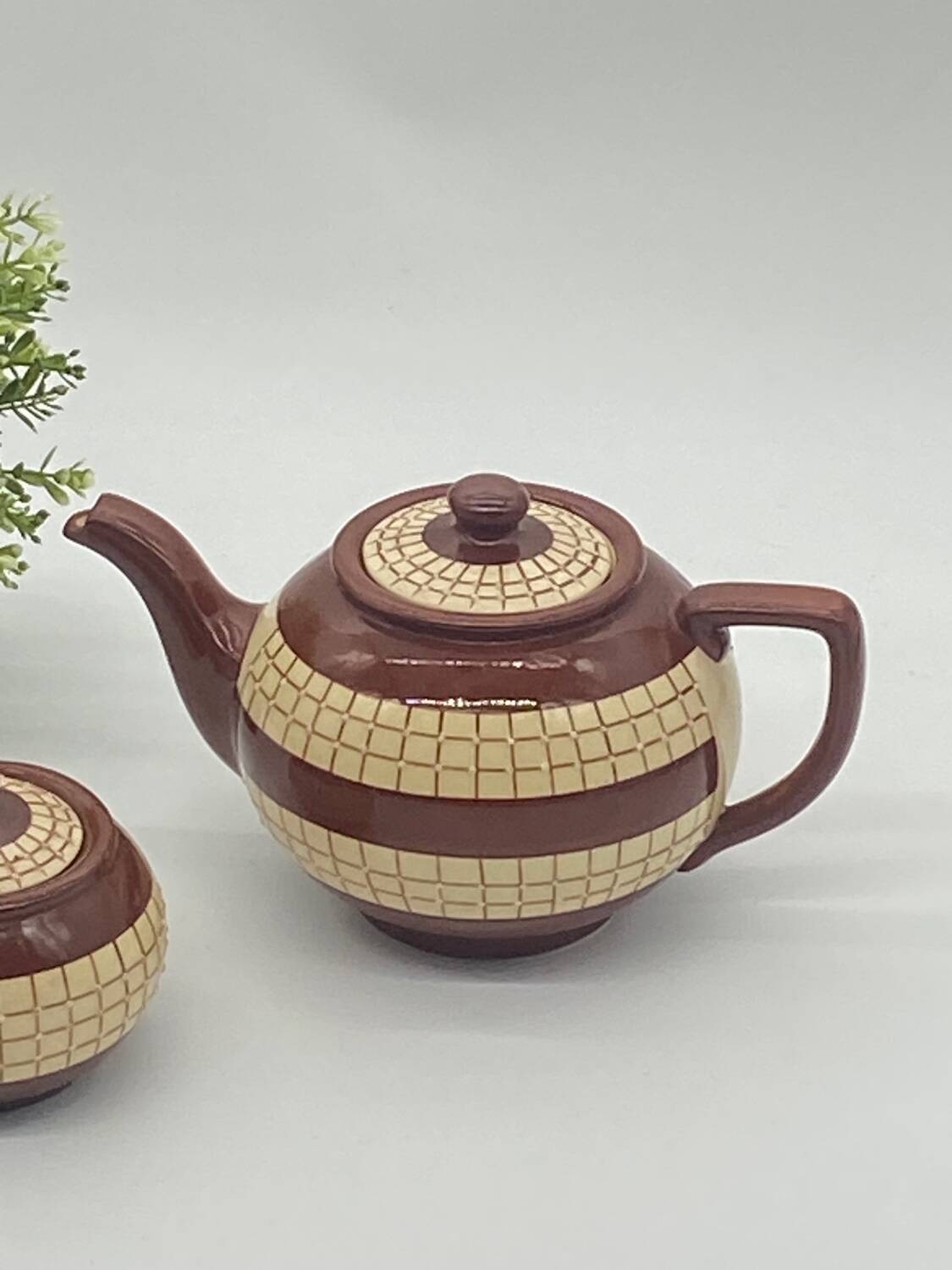 Longchamp France teapot and sugar bowl set vintage Colmar
