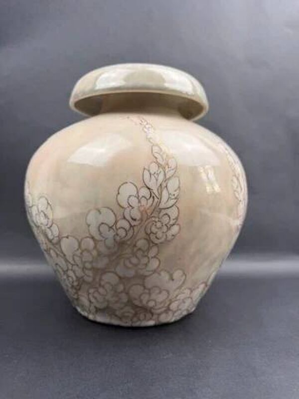 Vase Tharaud Limoges décor floral doré porcelaine émaillée – H 26 cm