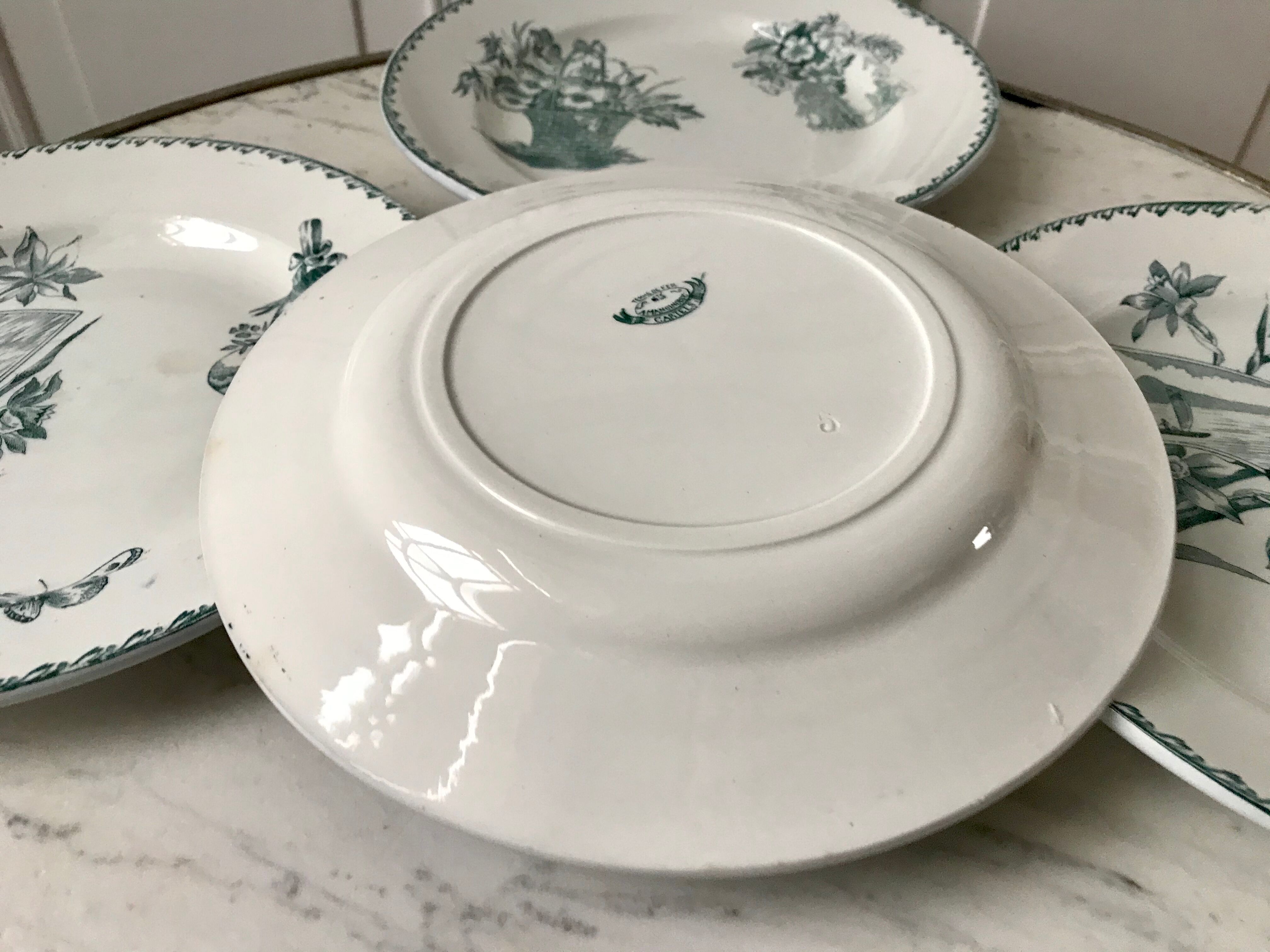 set of 4 flat plates Terre de Fer Saint-Amand model "Cartels" XIXth
