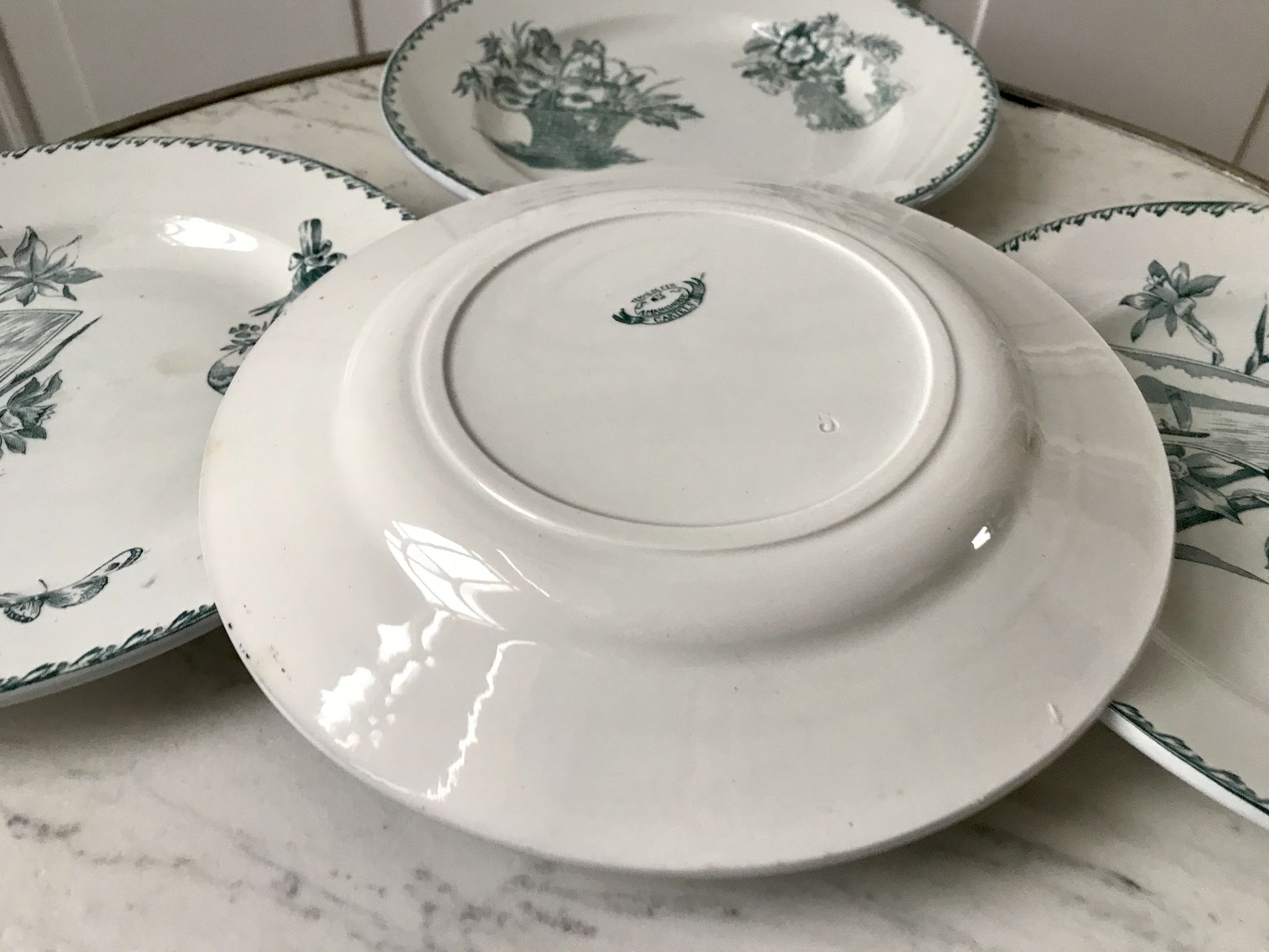 set of 4 flat plates Terre de Fer Saint-Amand model "Cartels" XIXth