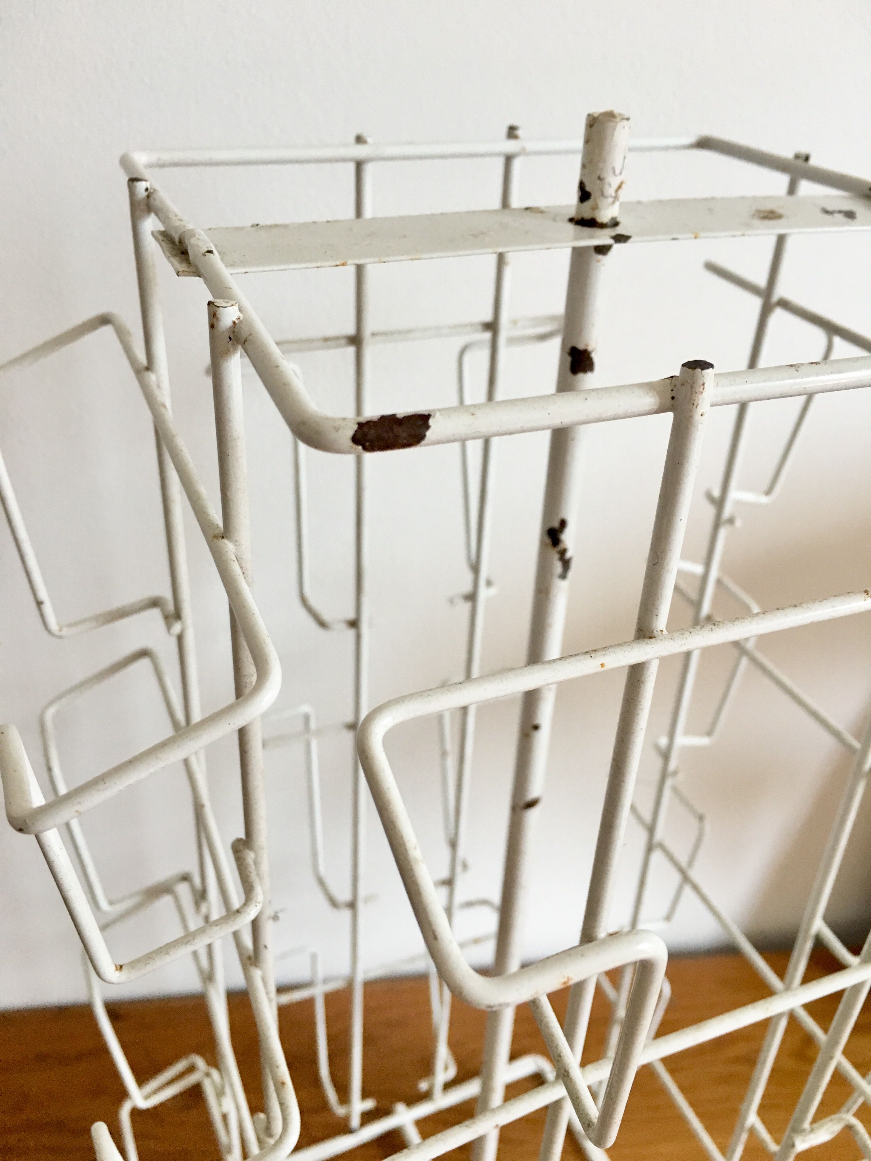 Display turnstile postcards