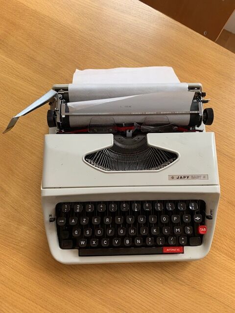 Typewriter Japy Baby Hermès