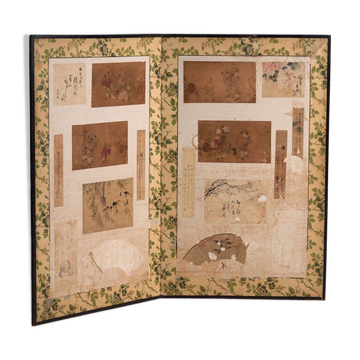 Paravent japonais ancien à deux feuilles avec collage de peintures – Japon, vers 1900