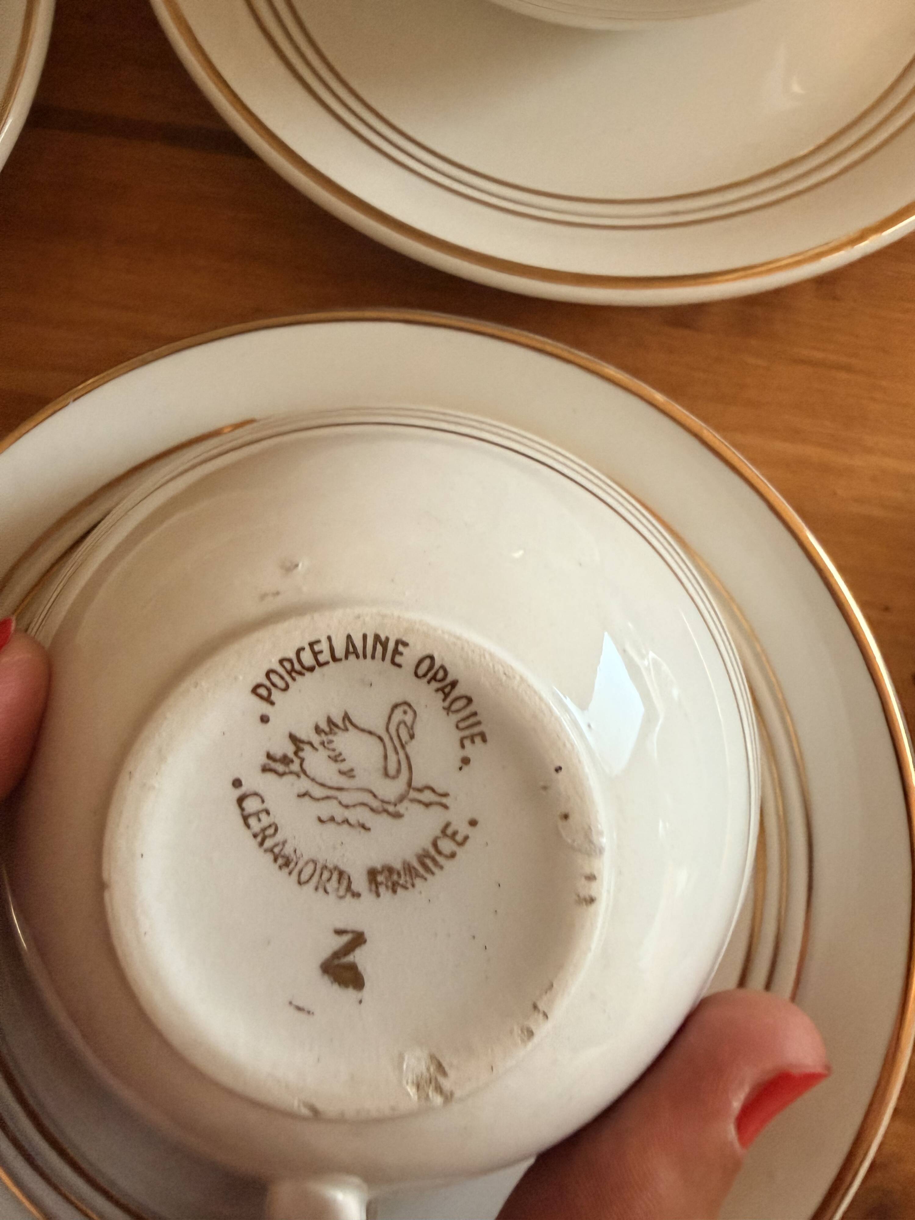Service à café de Céranord à liseré doré 220574