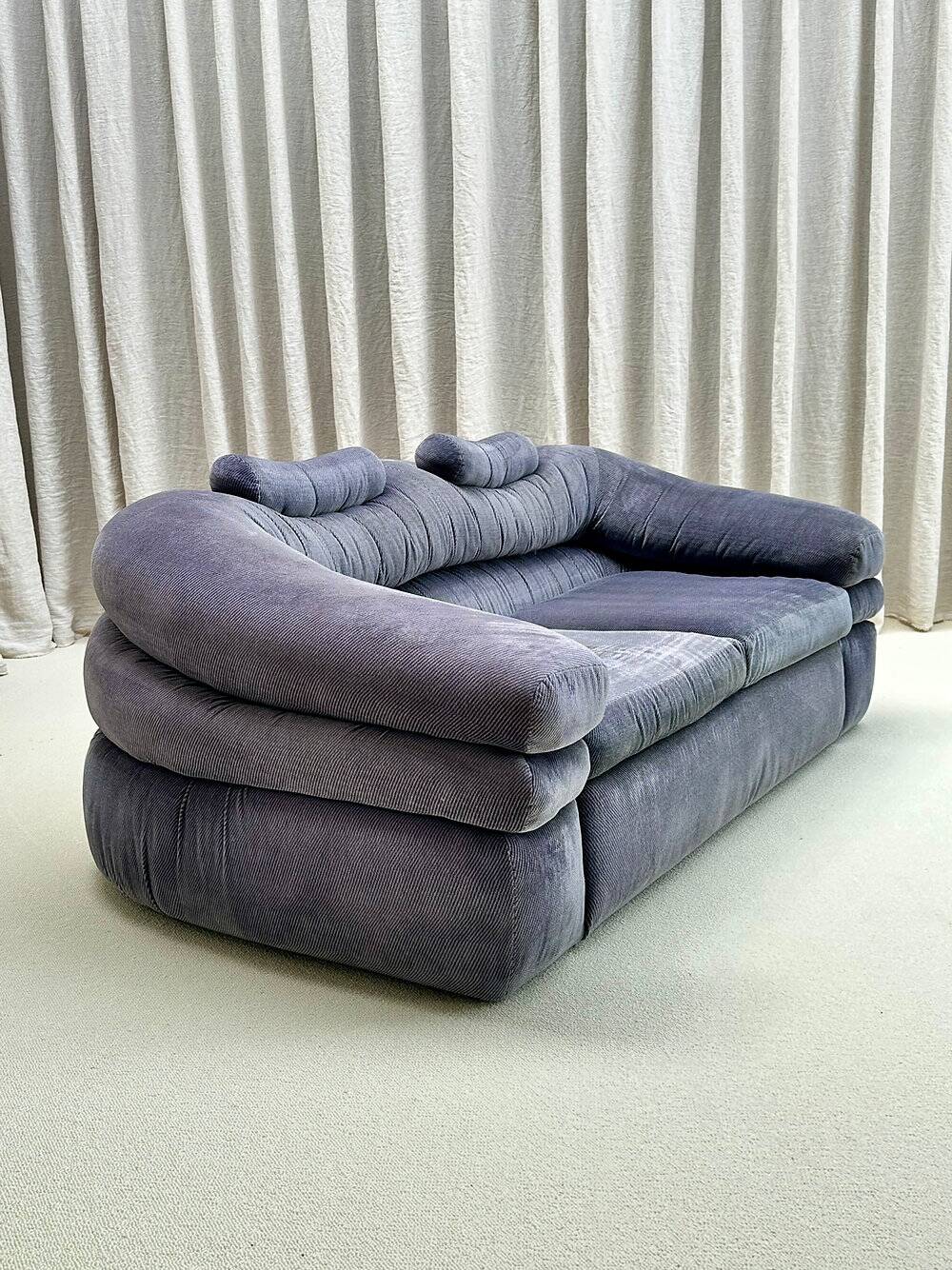 Velvet two seater 'Straccio', by De Pas, D'Urbino, Lomazzi