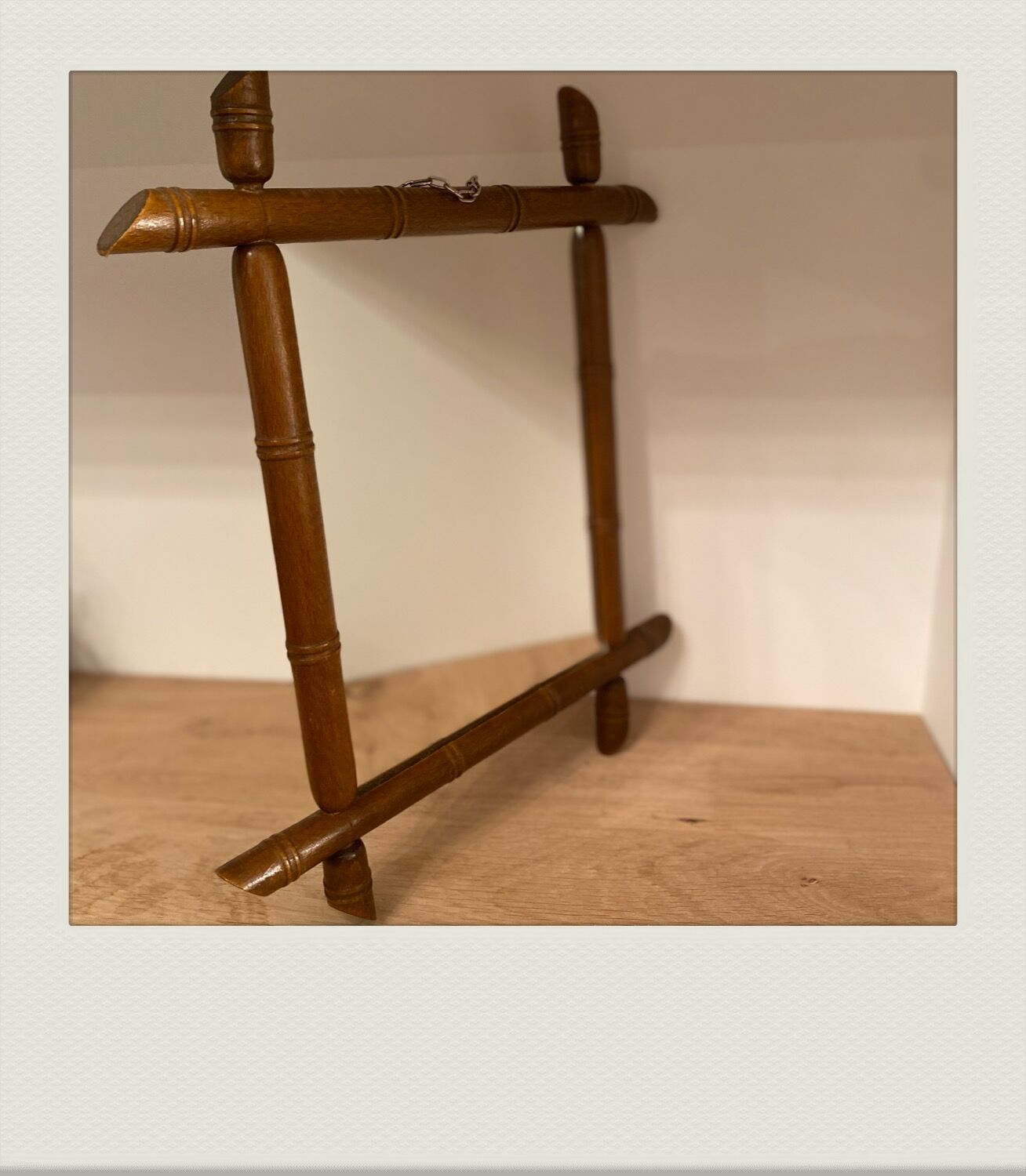 Miroir en bois sculpté pour imiter le bambou 30x36cm