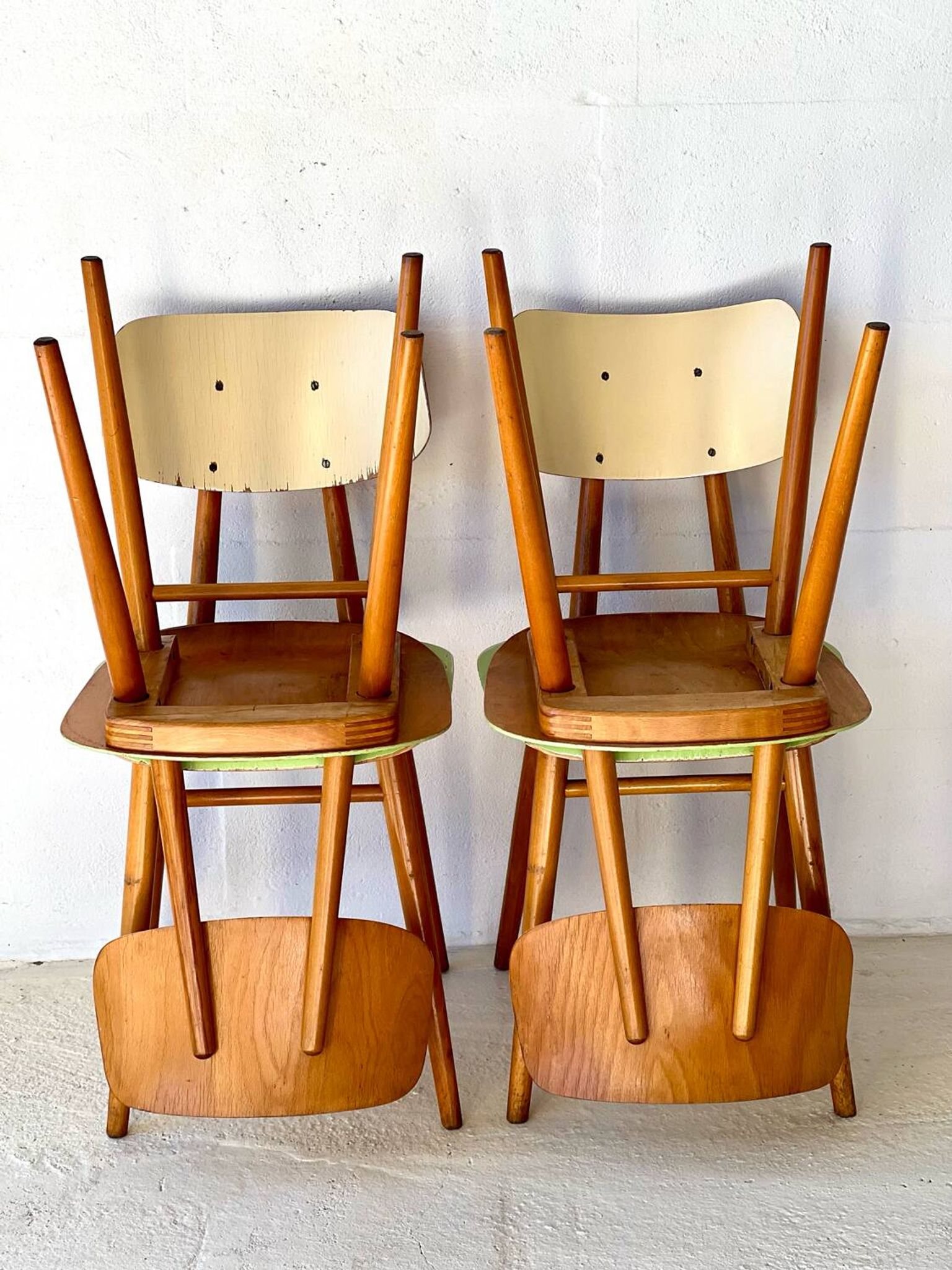 Chaises de salle à manger par TON, ensemble de 4