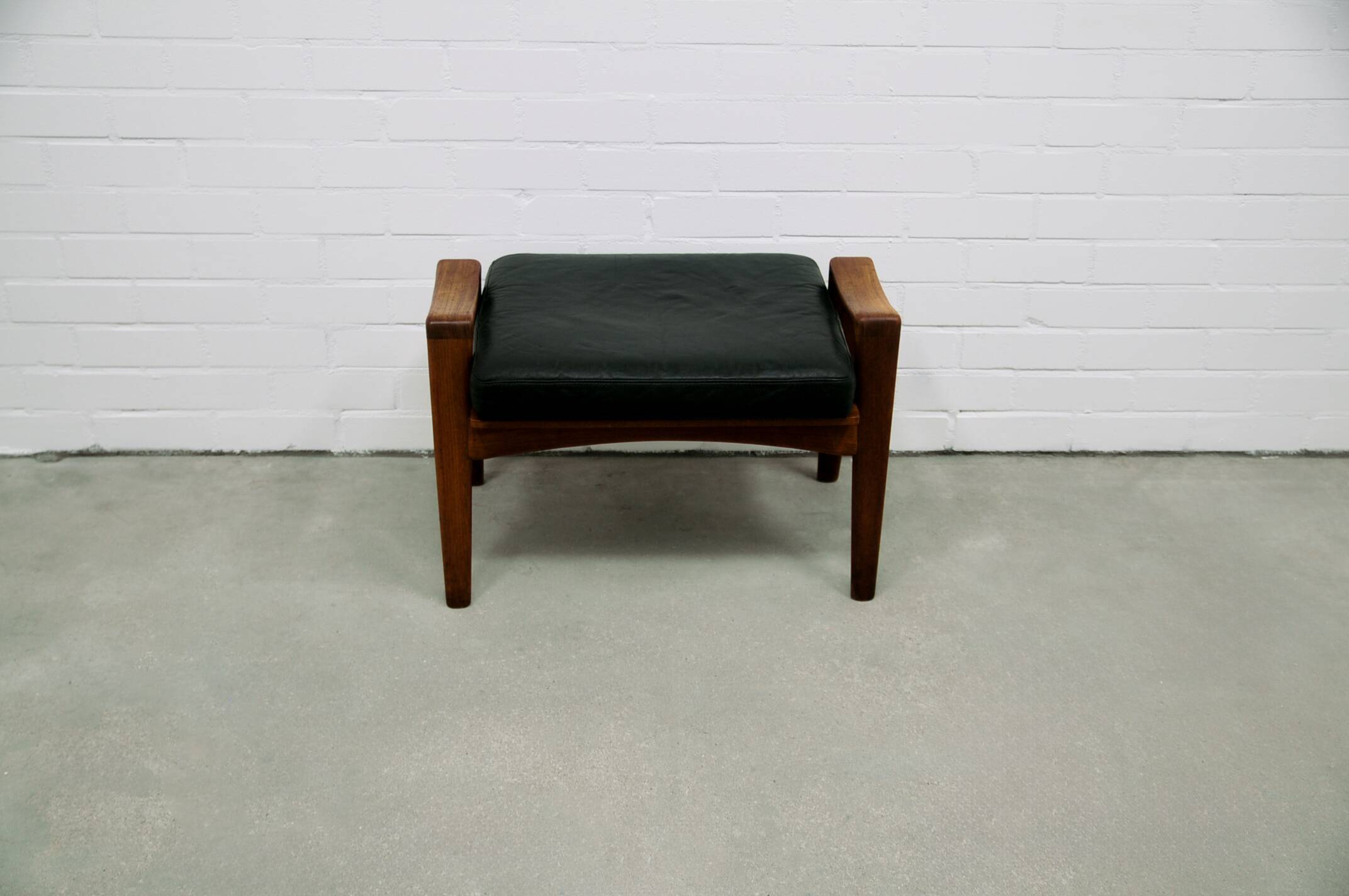 Vintage teak & leather stool arne wahl iversen