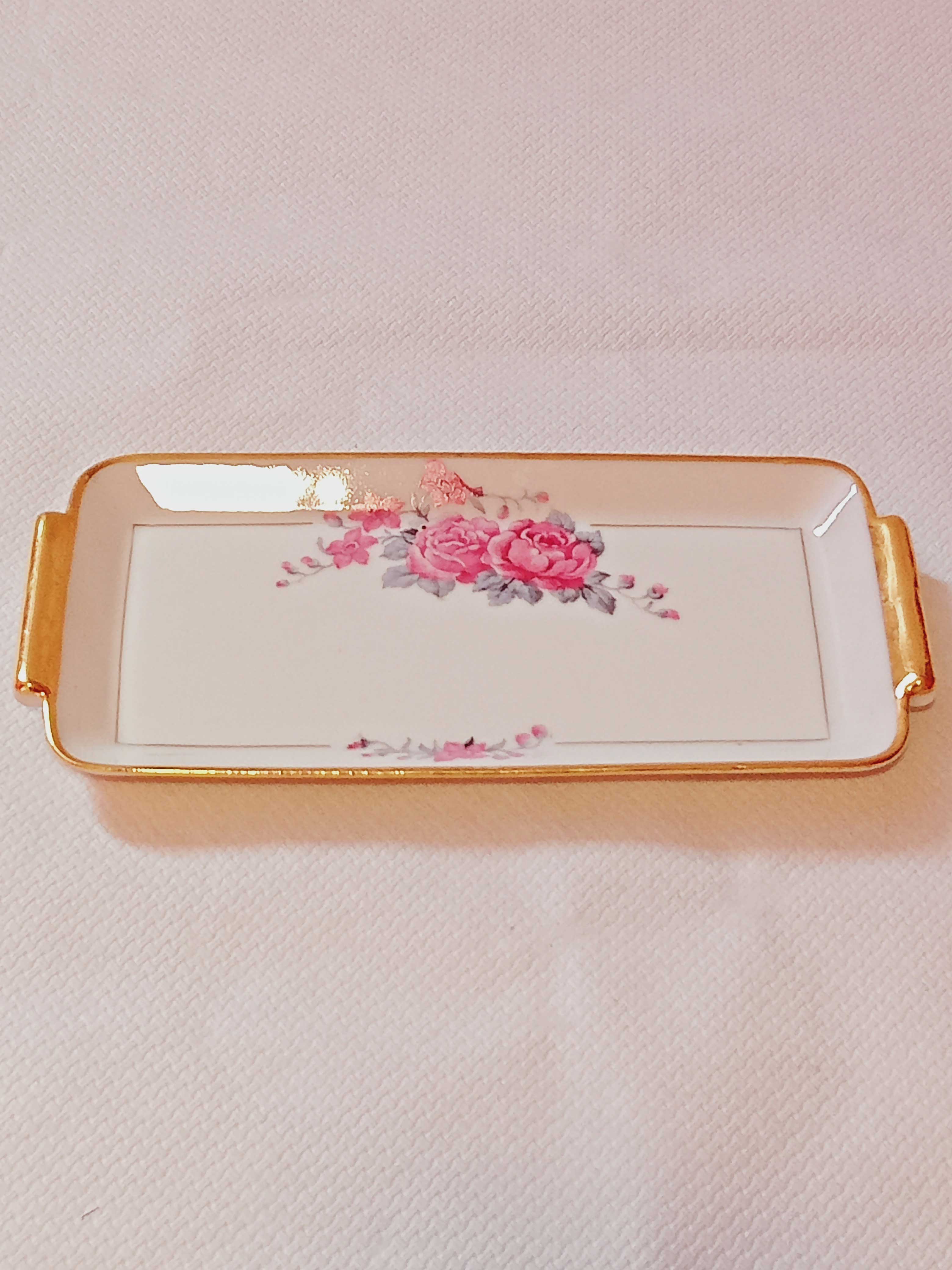 Old porcelain cake dish