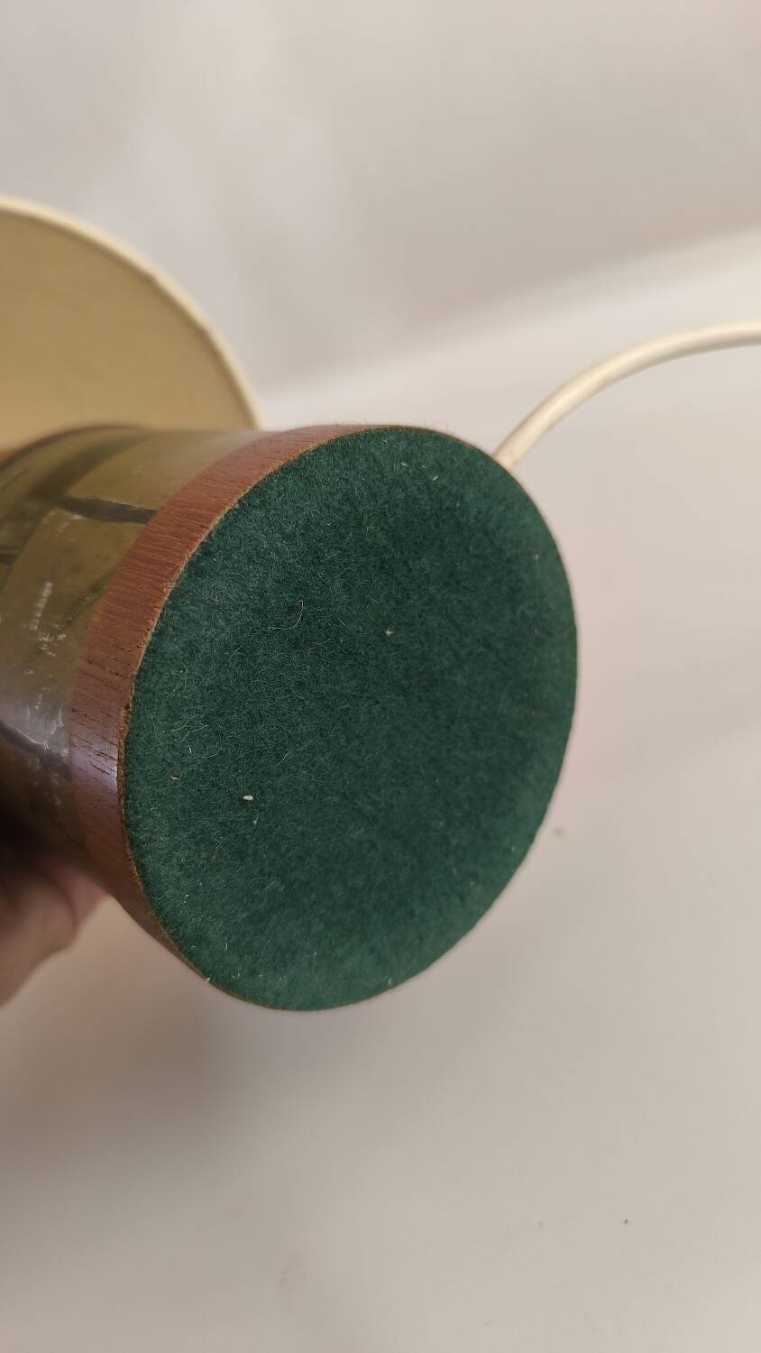 Table lamp in turned wood