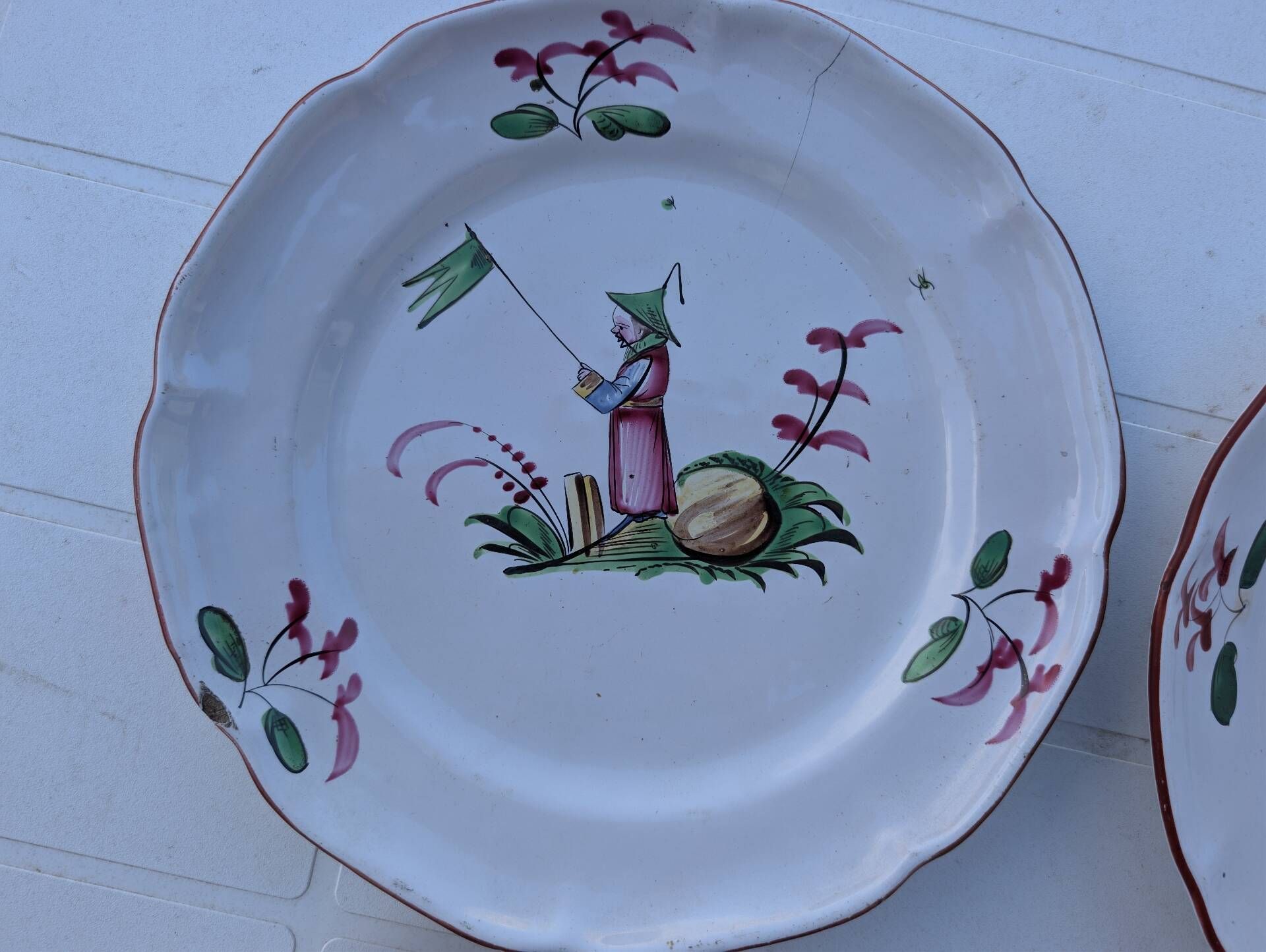 Set of 4 antique polychrome earthenware plates – Chinese decoration