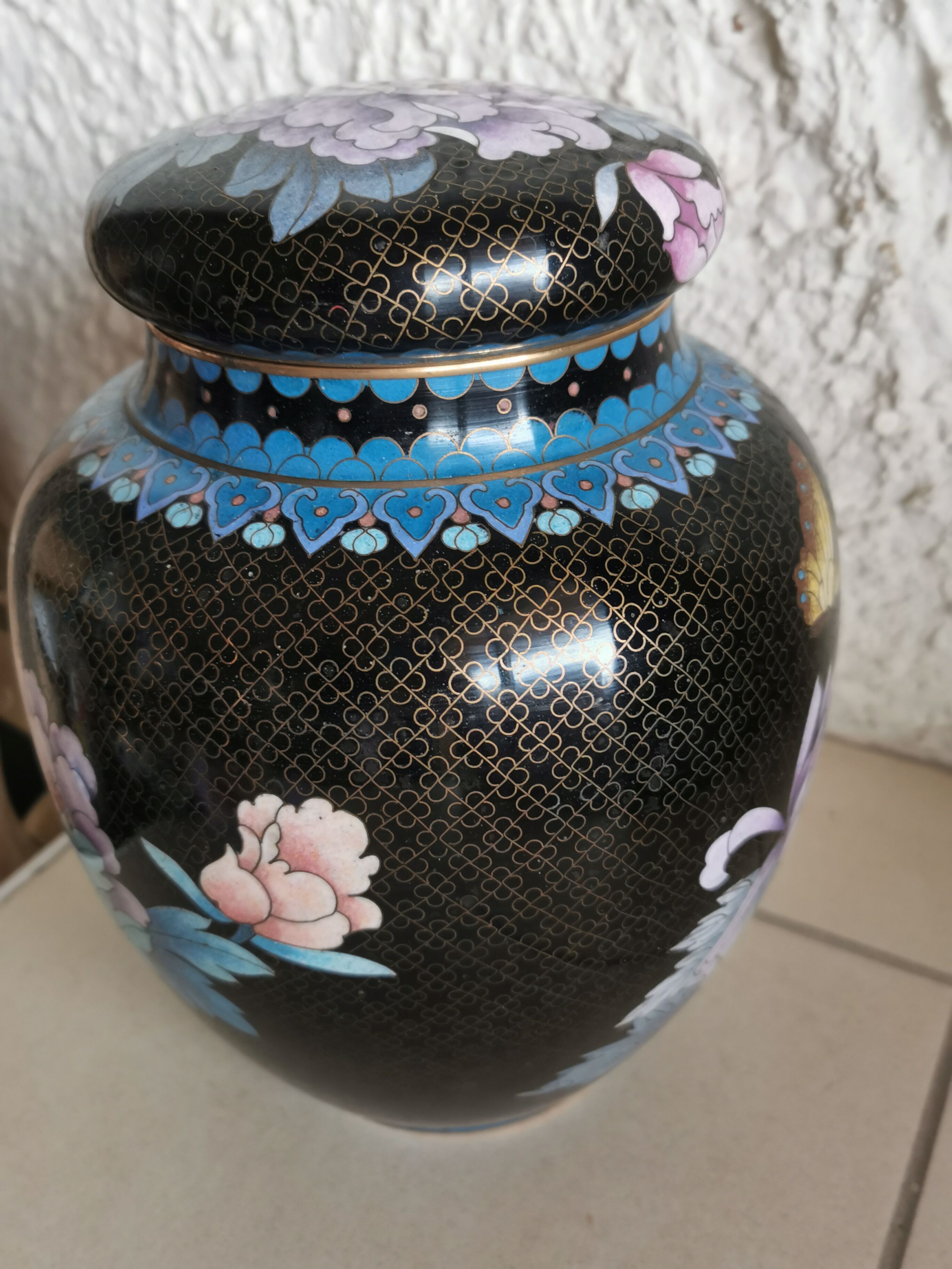 Victorian-era partitioned ginger pot