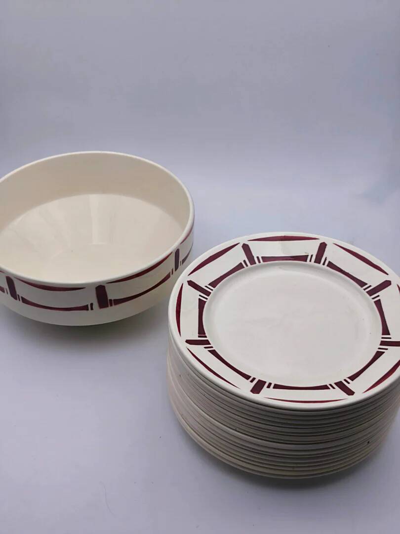 "France Louise" table service – Bordeaux geometric decor