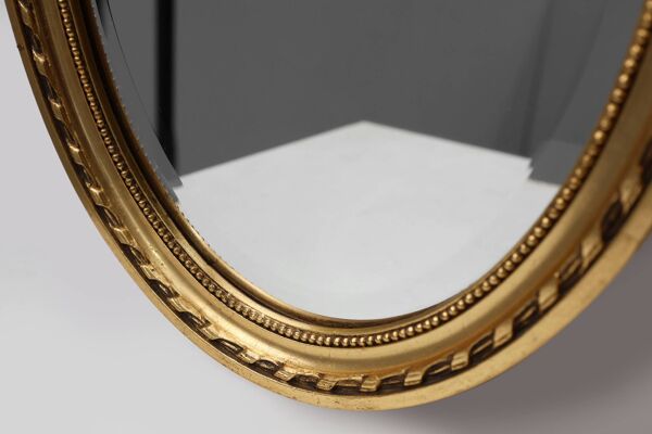 Miroir biseauté en bois de style Louis-Philippe, marque Pieterman, 1950