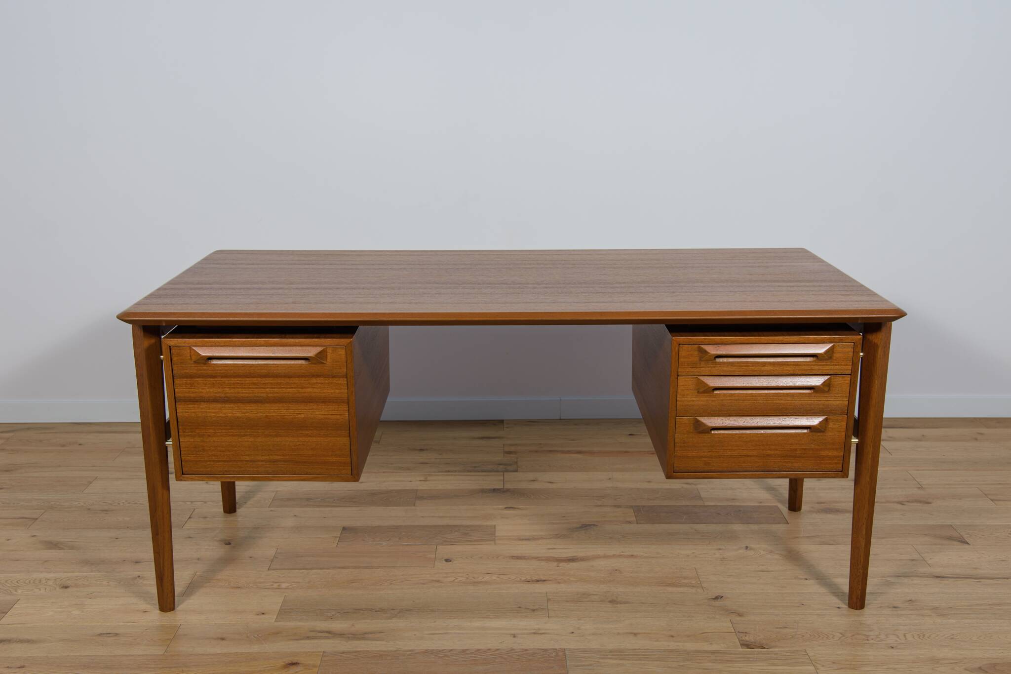 Mid-Century Teak Desk by I.B Kofod-Larsen for Seffle Möbelfabrik, Sweden, 1950s