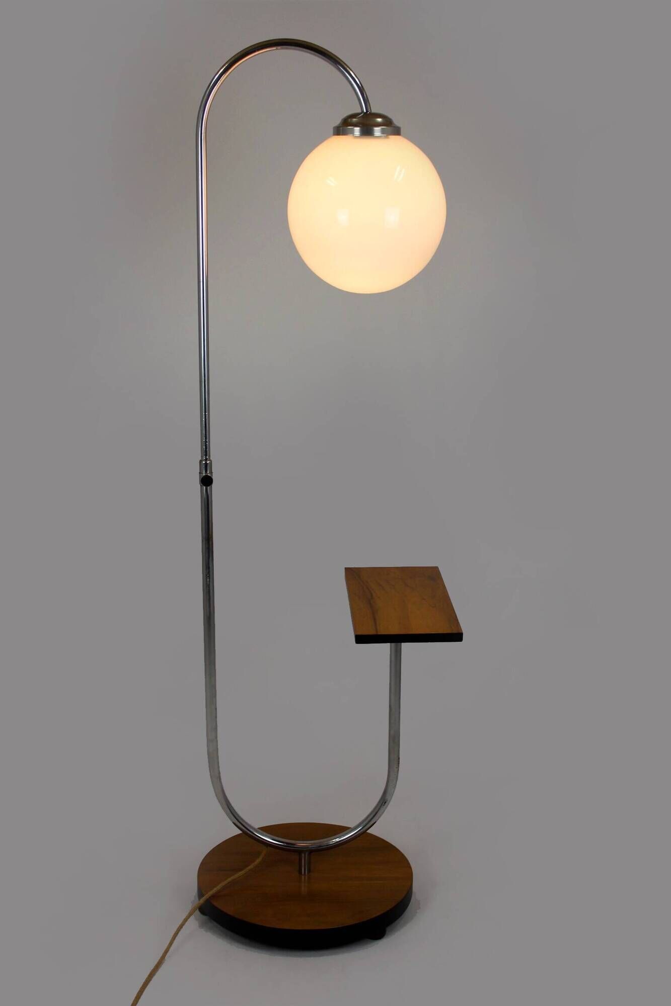 Lampadaire Art Déco Bauhaus restauré par Jindrich Halabala, 1940s