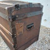Storage trunk, trunk