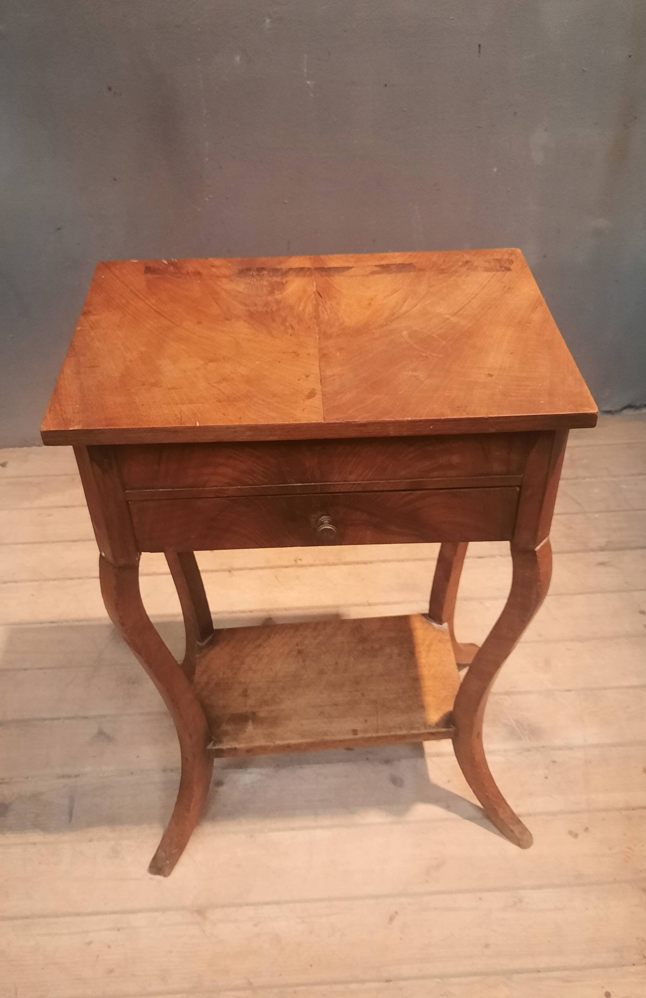 Coiffeuse du dix-neuvieme sciecle