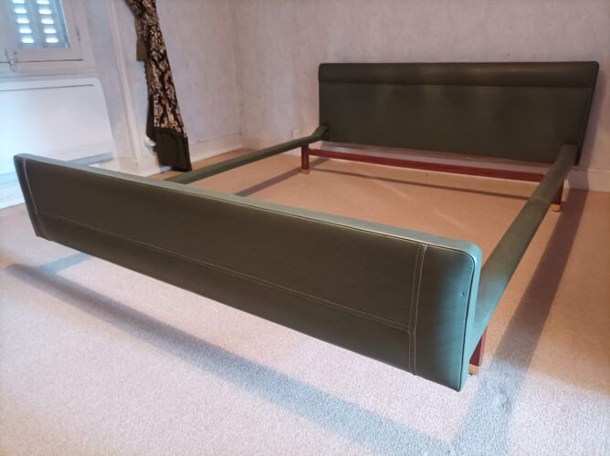 Cadre de lit double avec tabouret