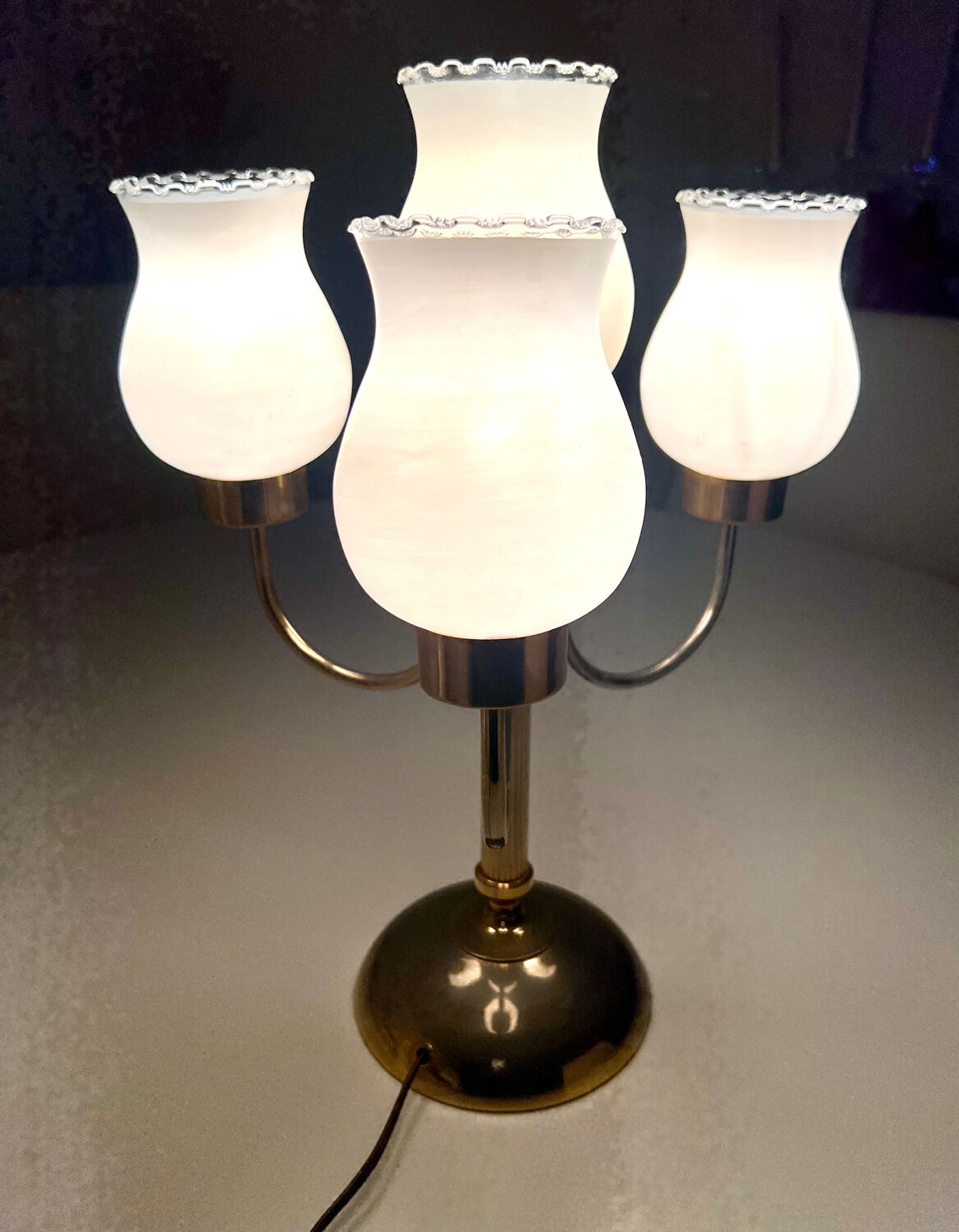 Vintage table lamp with 5 lights – frosted glass and gold metal