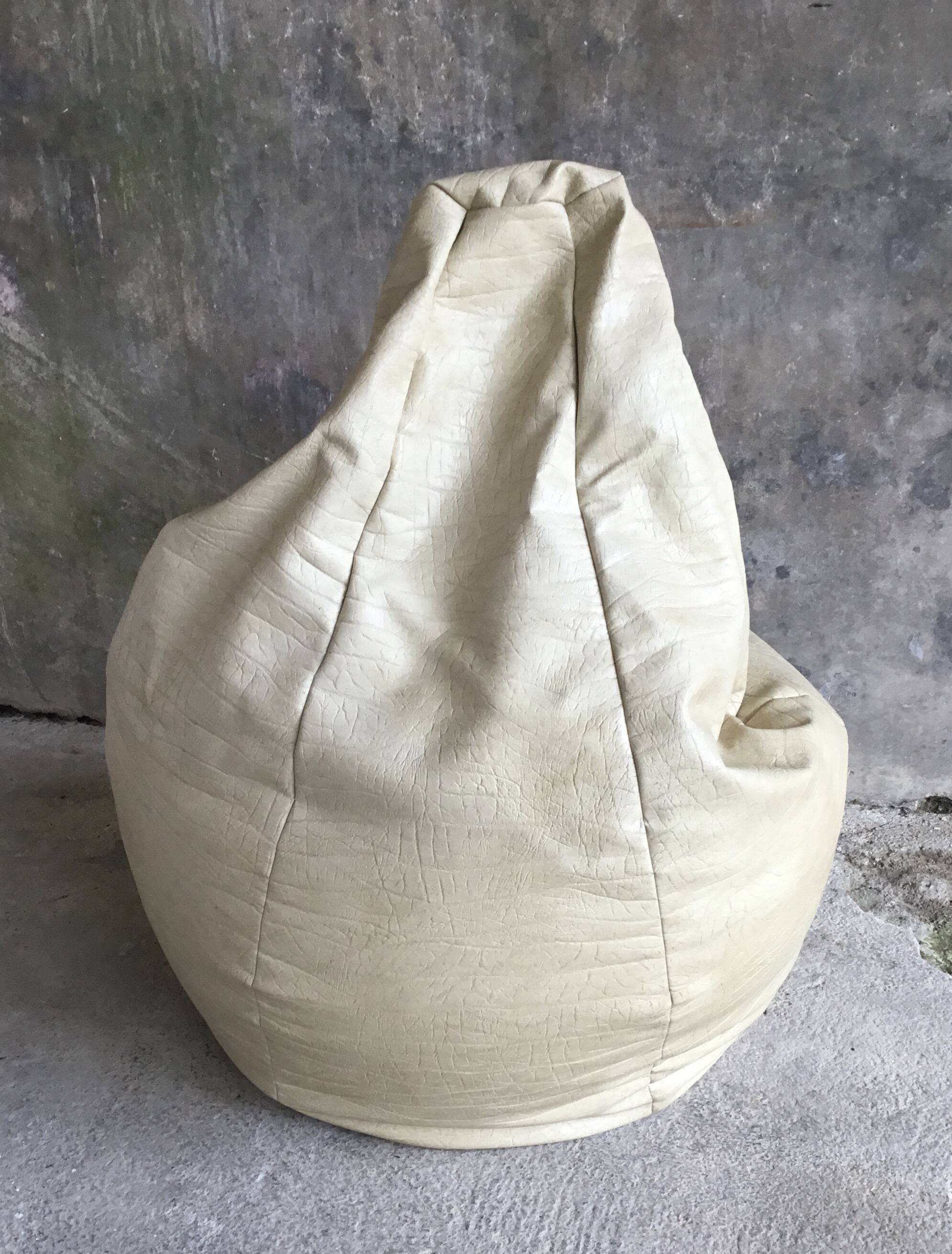 Pear-shaped armchair or pouf - vintage design 1980