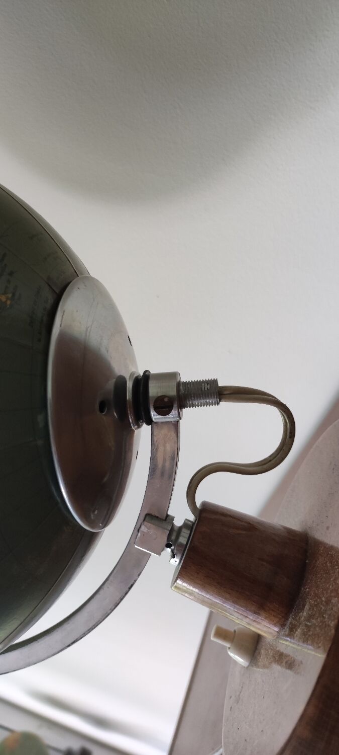 Räth luminous globe