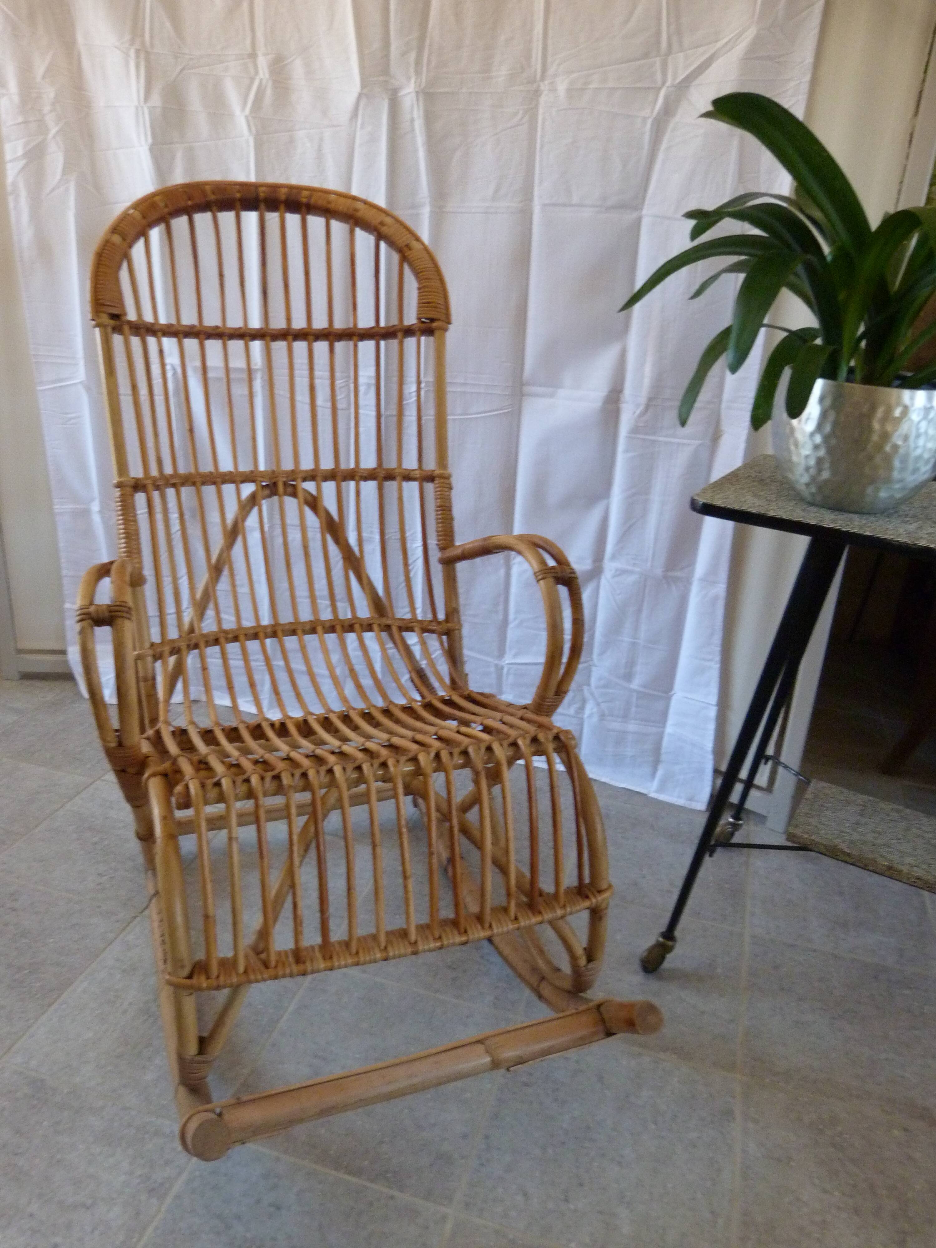 Rocking chair en rotin