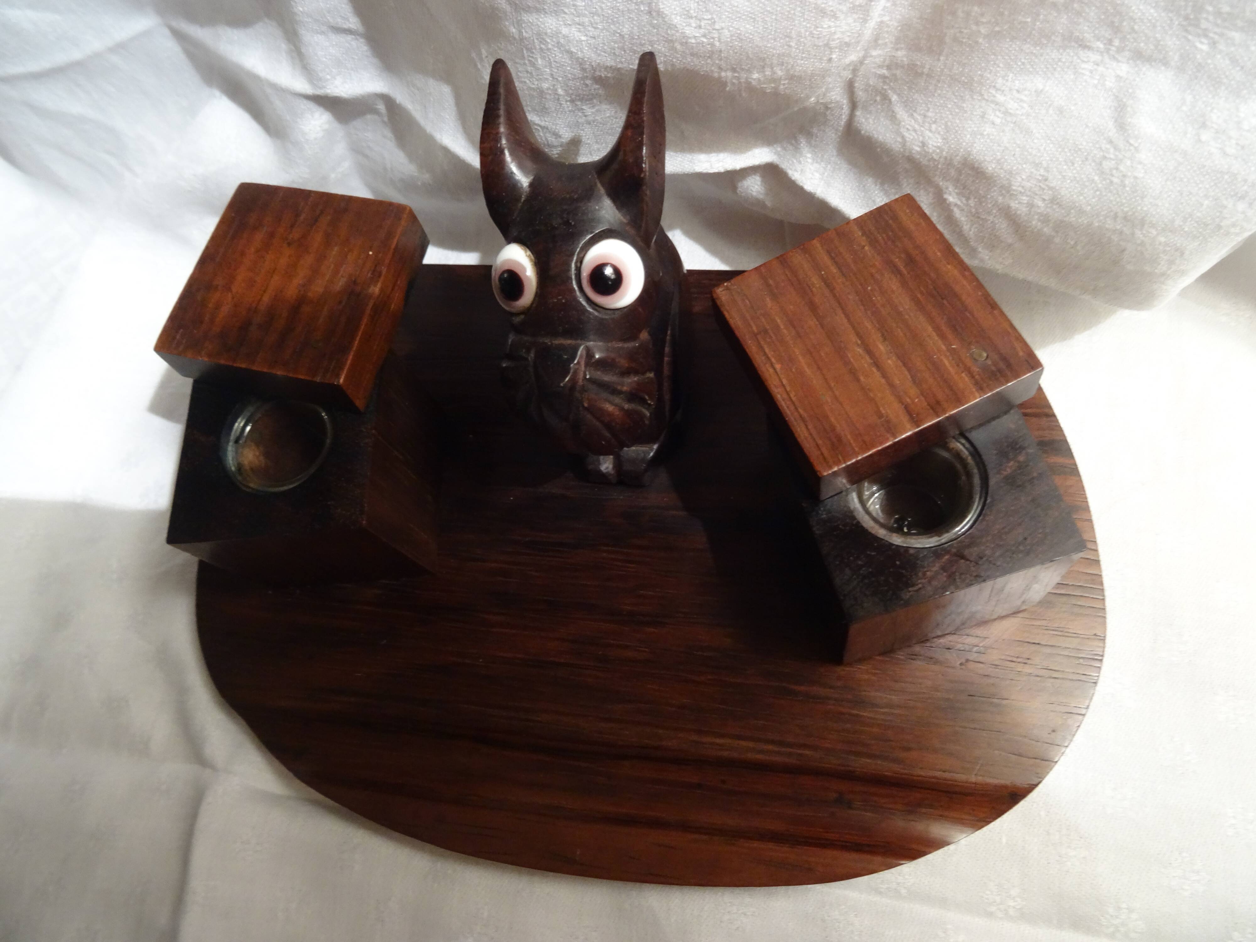 Ink wood fox terrier