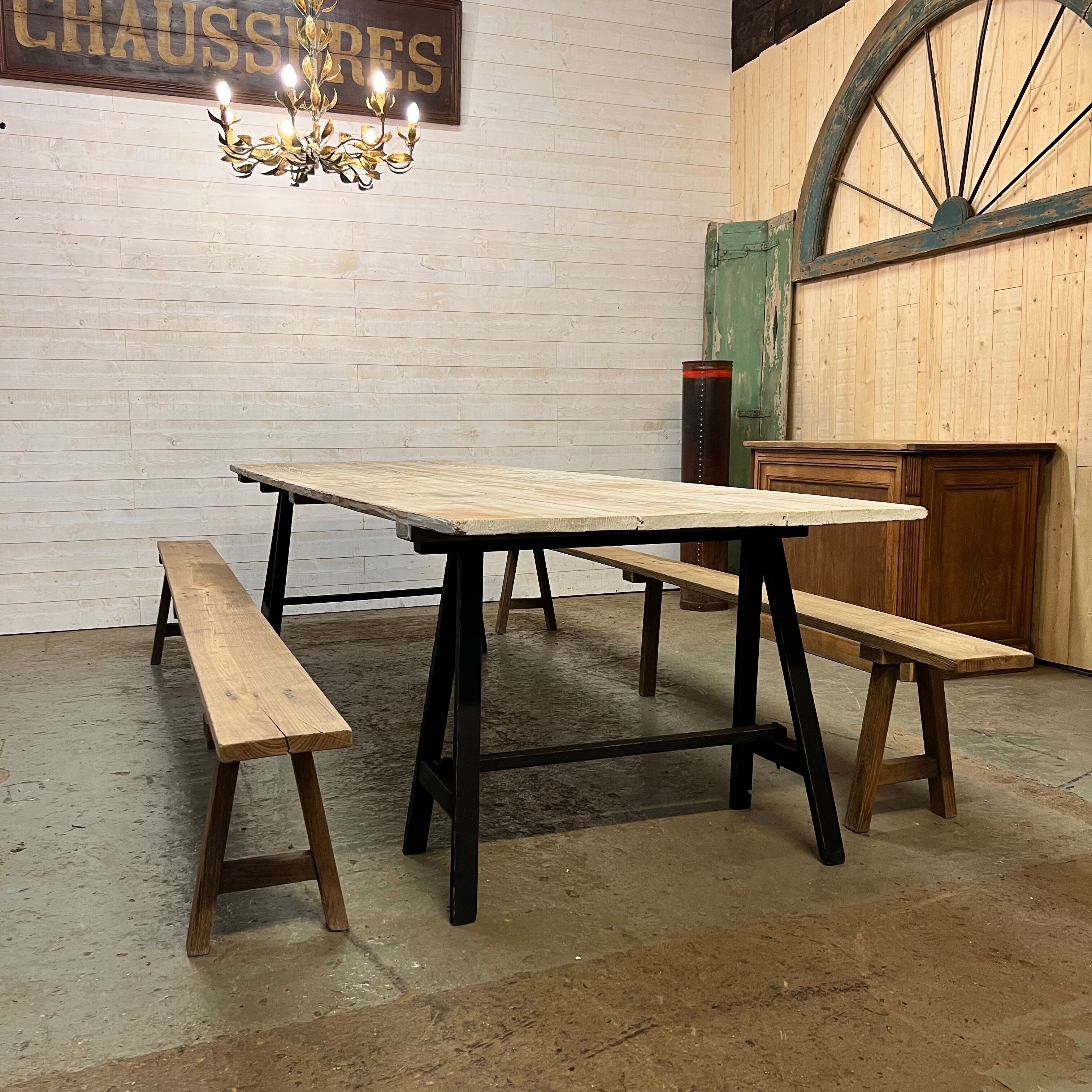 Large pine guinguette farm table